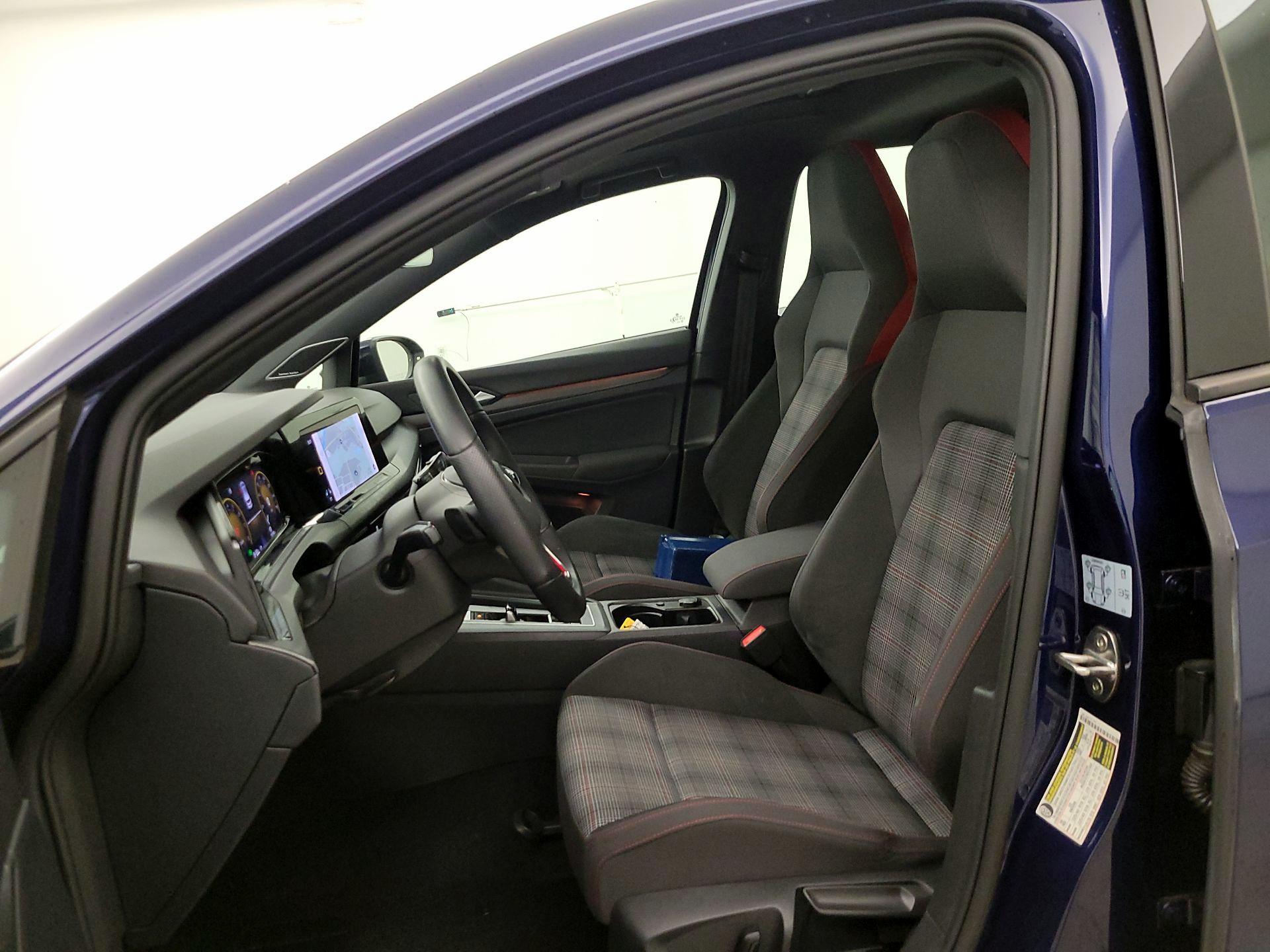 Thumbnail: 2022 Volkswagen Golf - 11