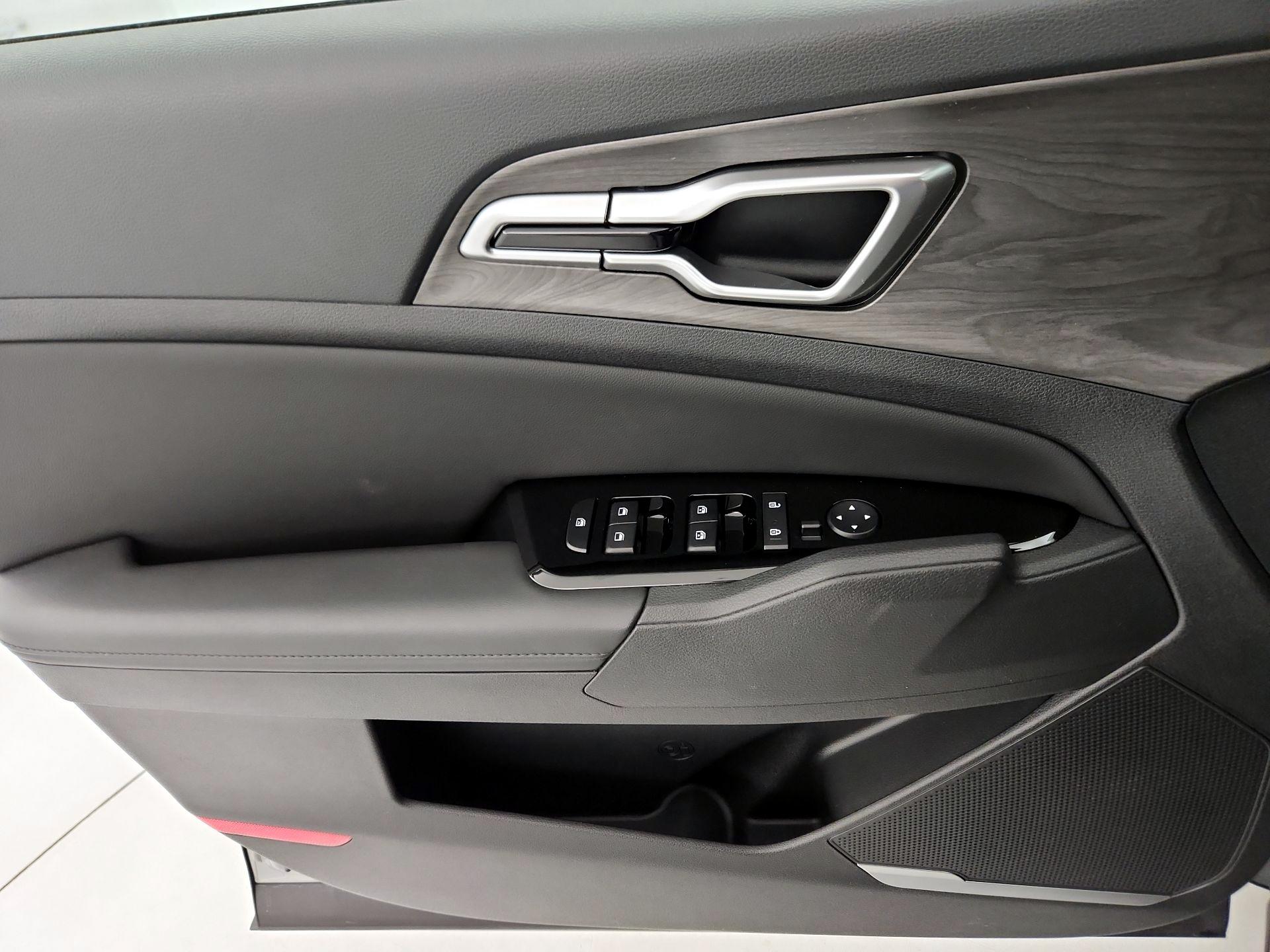 Thumbnail: 2024 Kia Sportage - 12