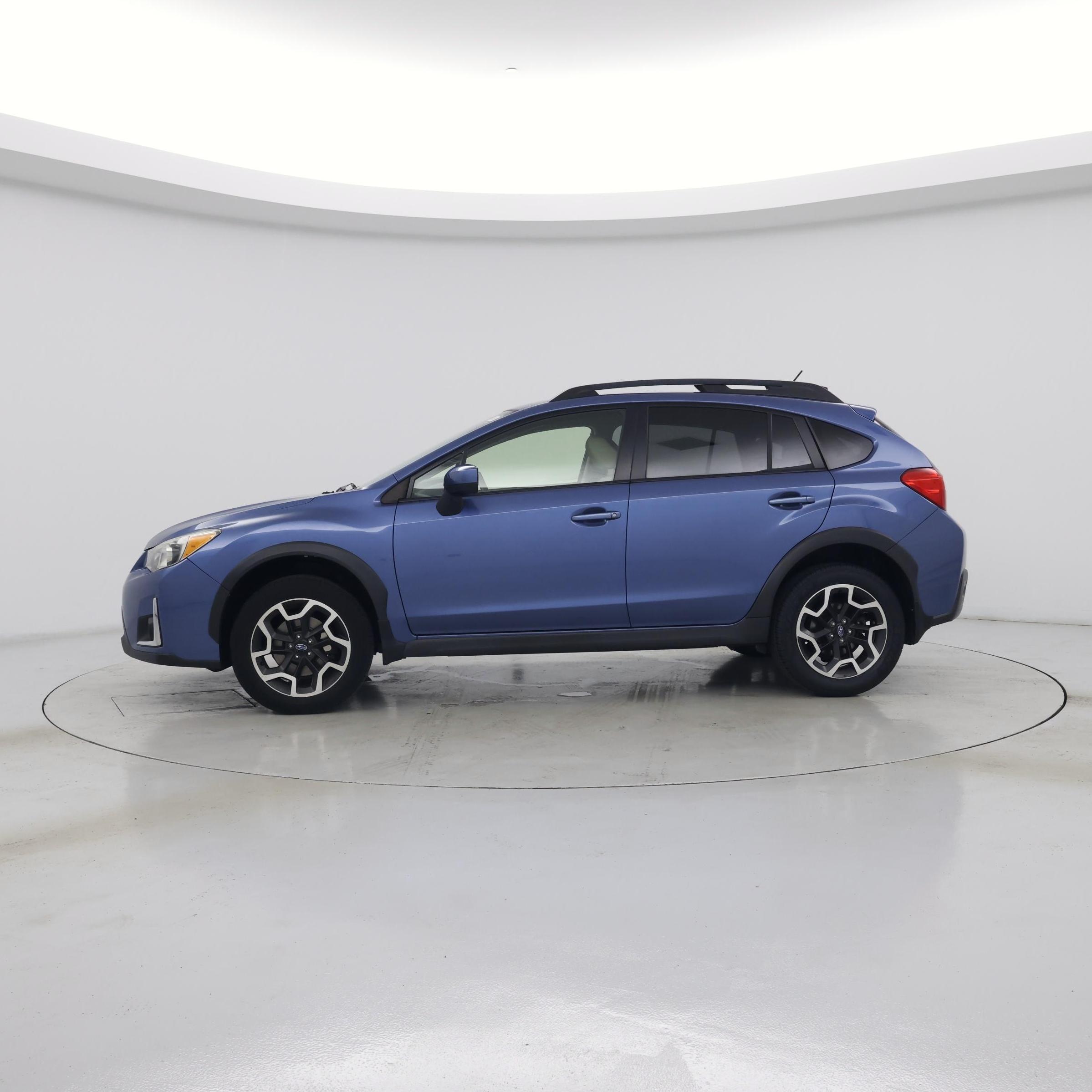 Thumbnail: 2017 Subaru Crosstrek - 3