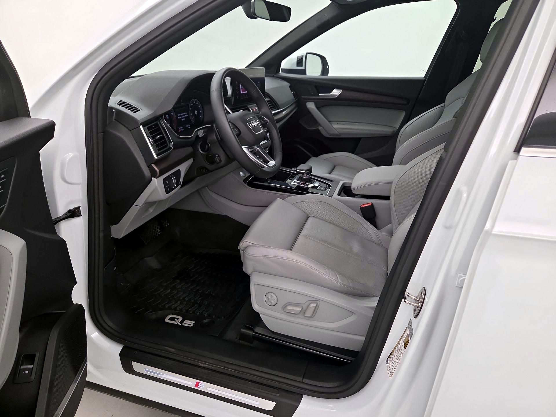 Thumbnail: 2024 Audi Q5 - 11