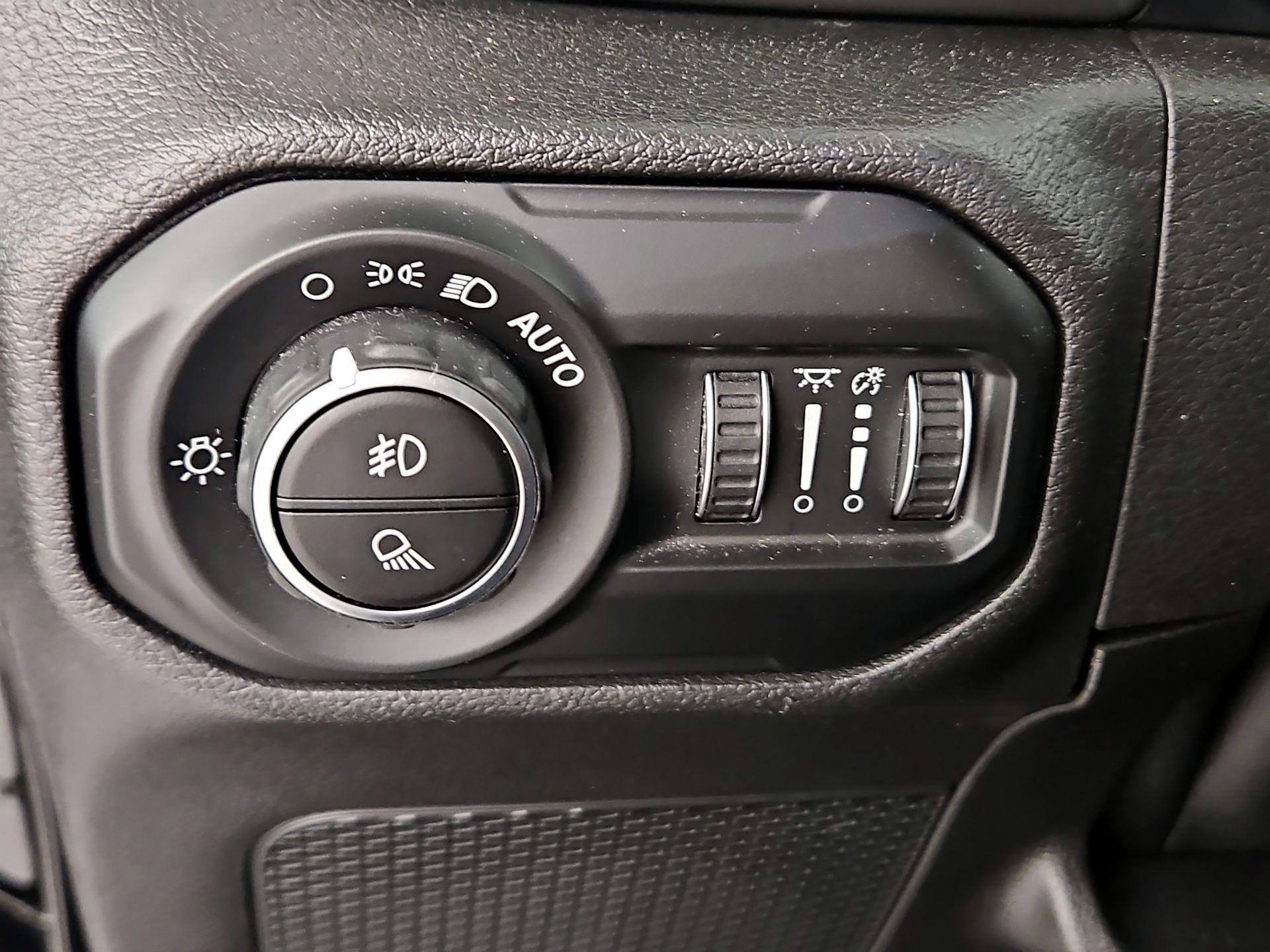 Thumbnail: 2021 Jeep Gladiator - 13