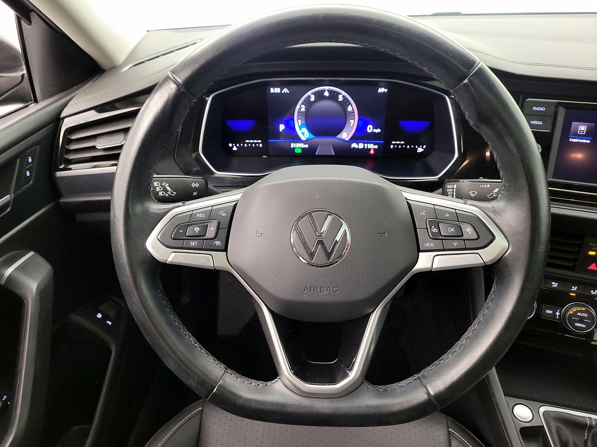 Thumbnail: 2024 Volkswagen Jetta - 10