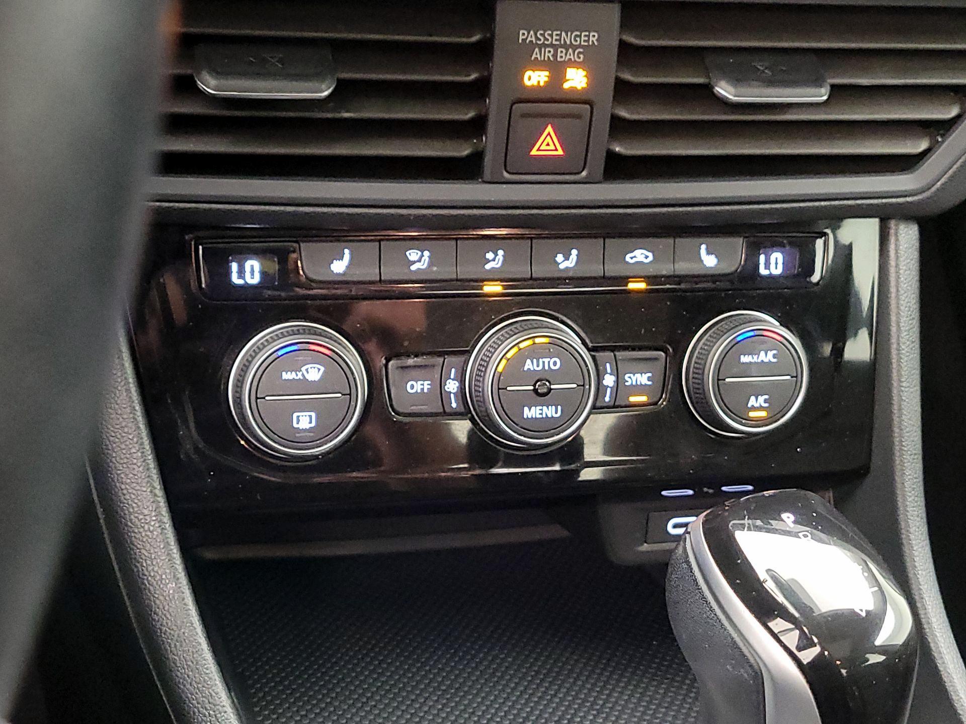 Thumbnail: 2024 Volkswagen Jetta - 16