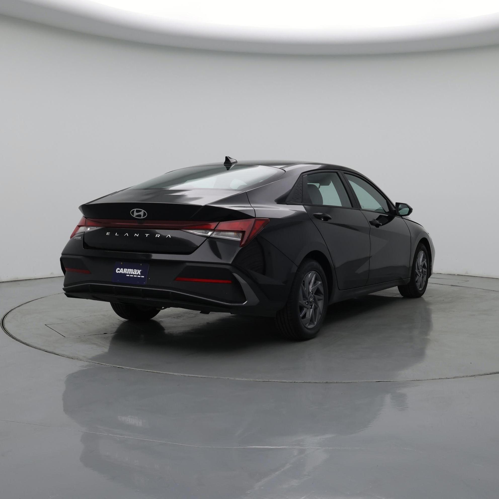 Thumbnail: 2024 Hyundai Elantra - 8