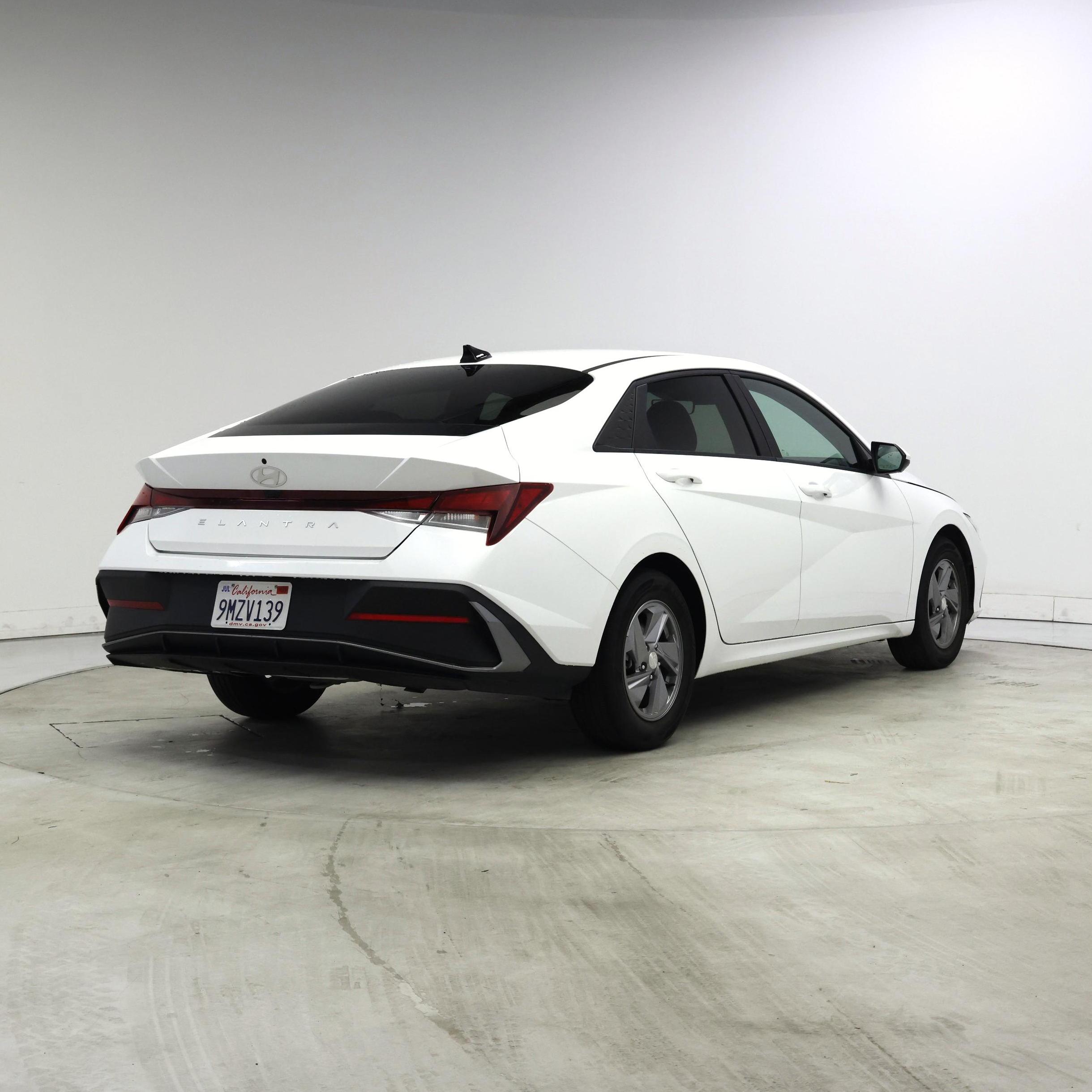 Thumbnail: 2024 Hyundai Elantra - 8
