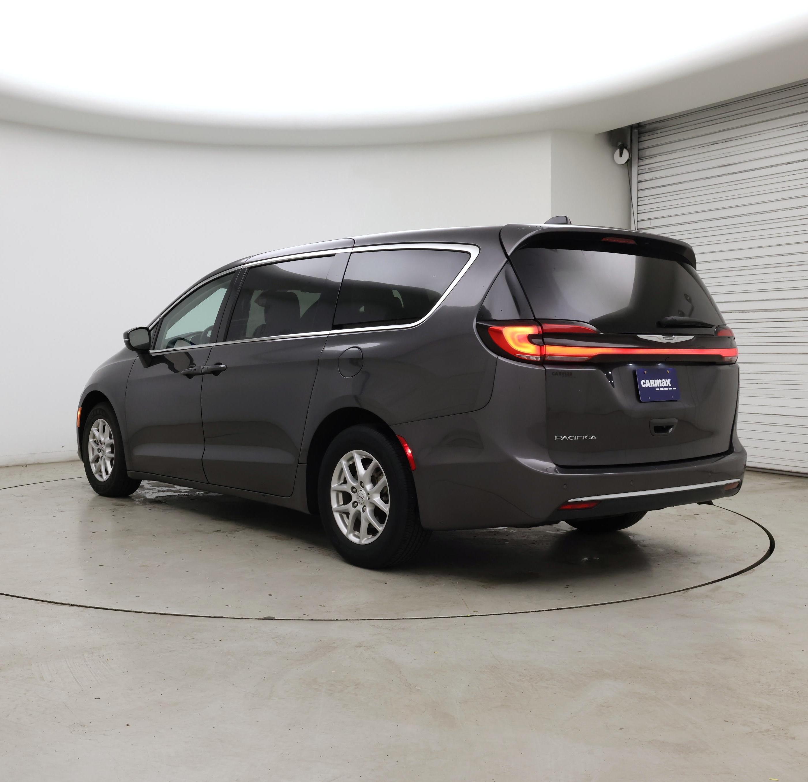 Thumbnail: 2023 Chrysler Pacifica - 2