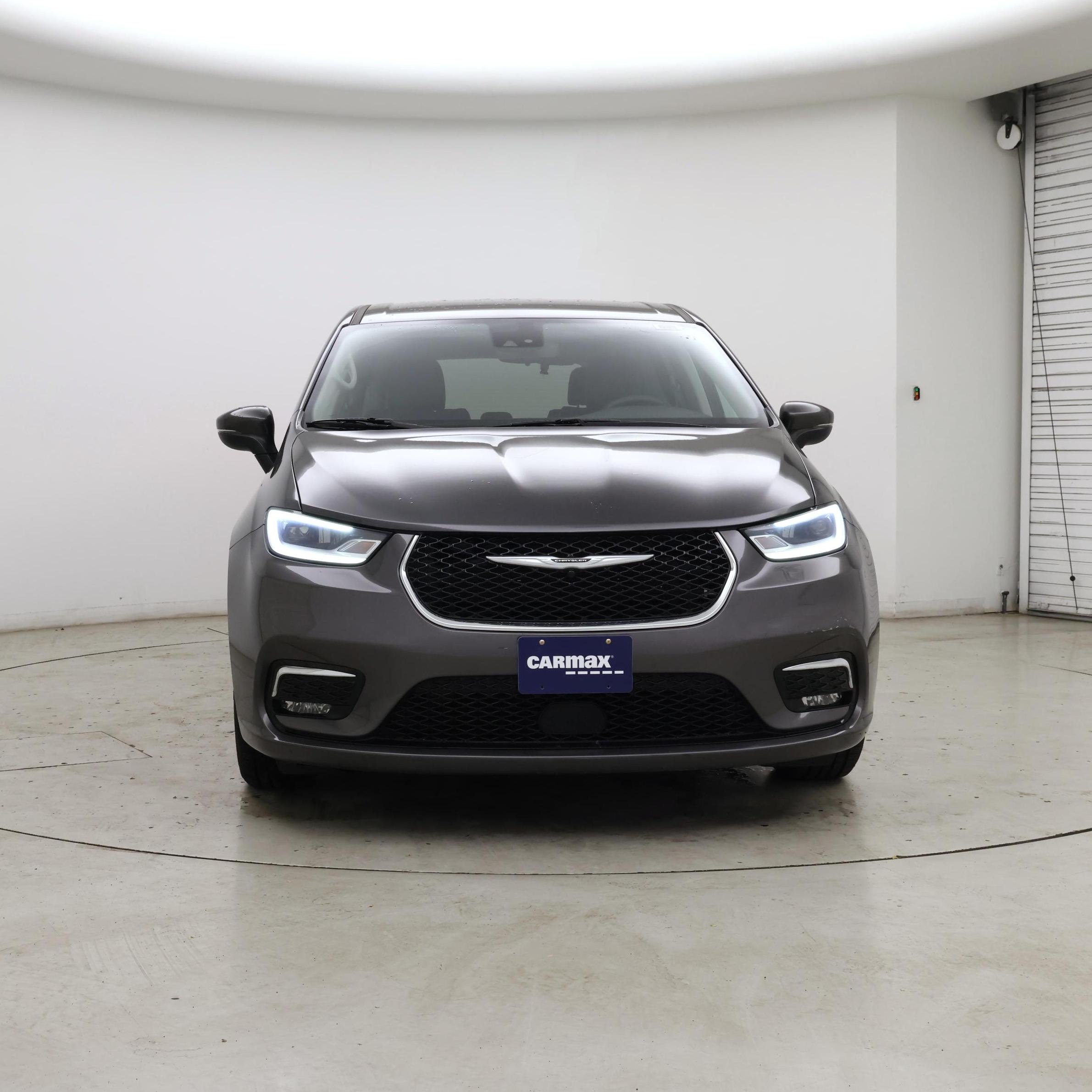 Thumbnail: 2023 Chrysler Pacifica - 5