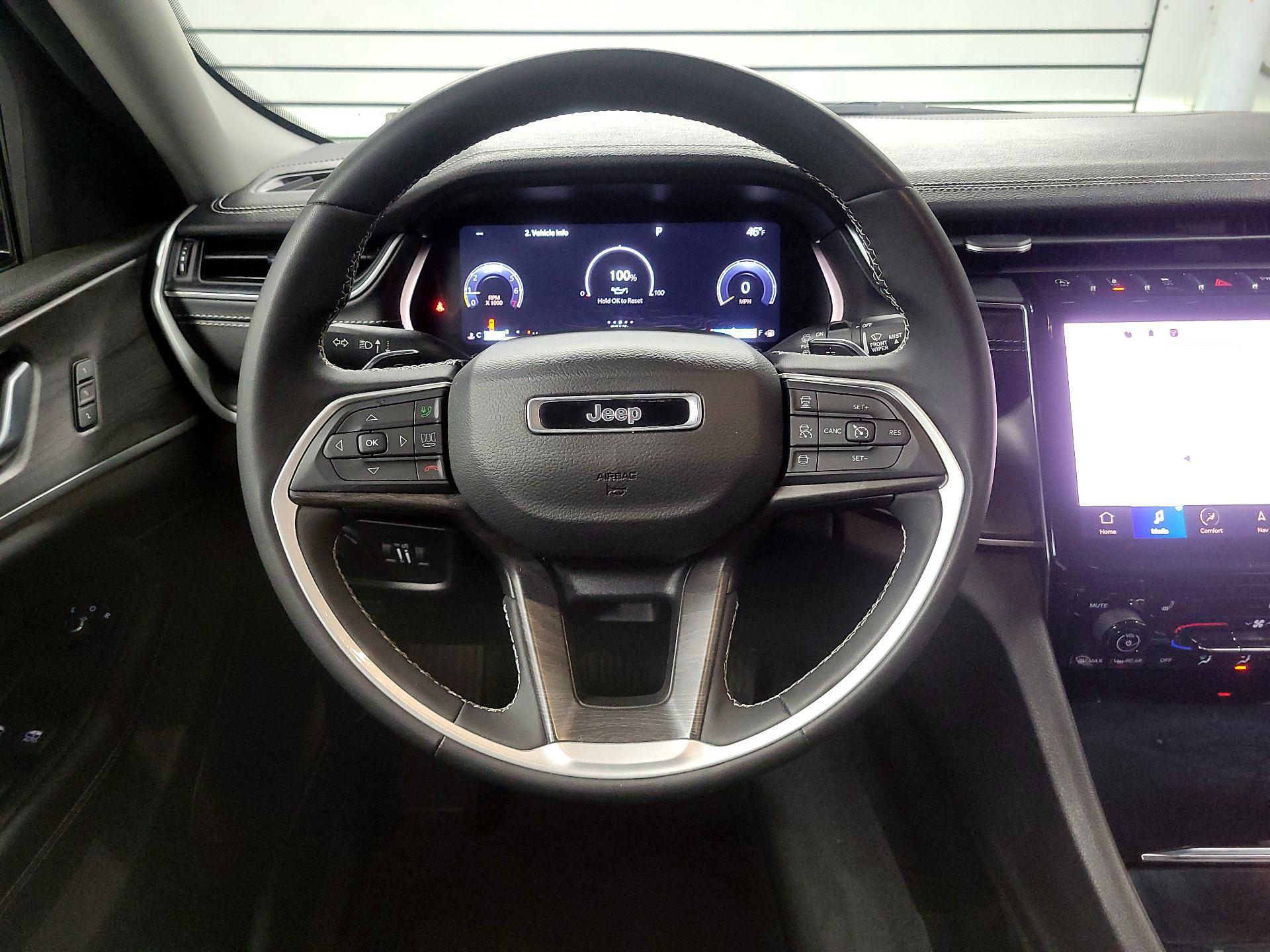 Thumbnail: 2023 Jeep Grand Cherokee - 10