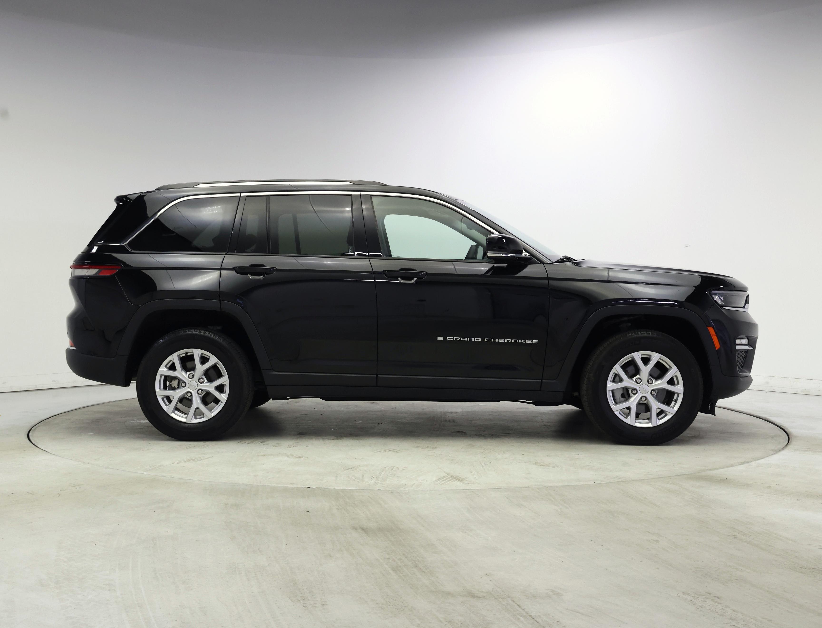 Thumbnail: 2023 Jeep Grand Cherokee - 7