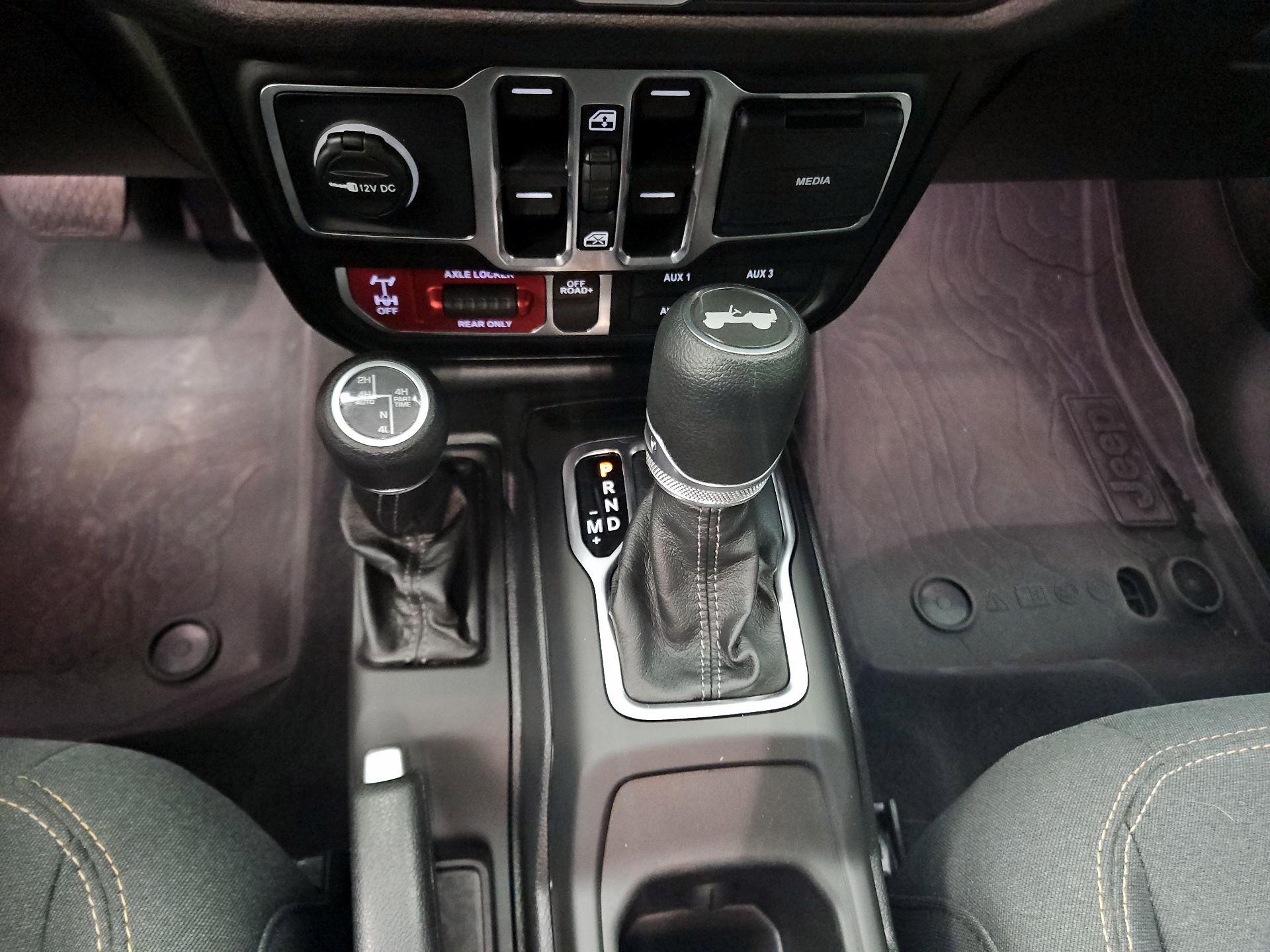 Thumbnail: 2025 Jeep Wrangler - 17