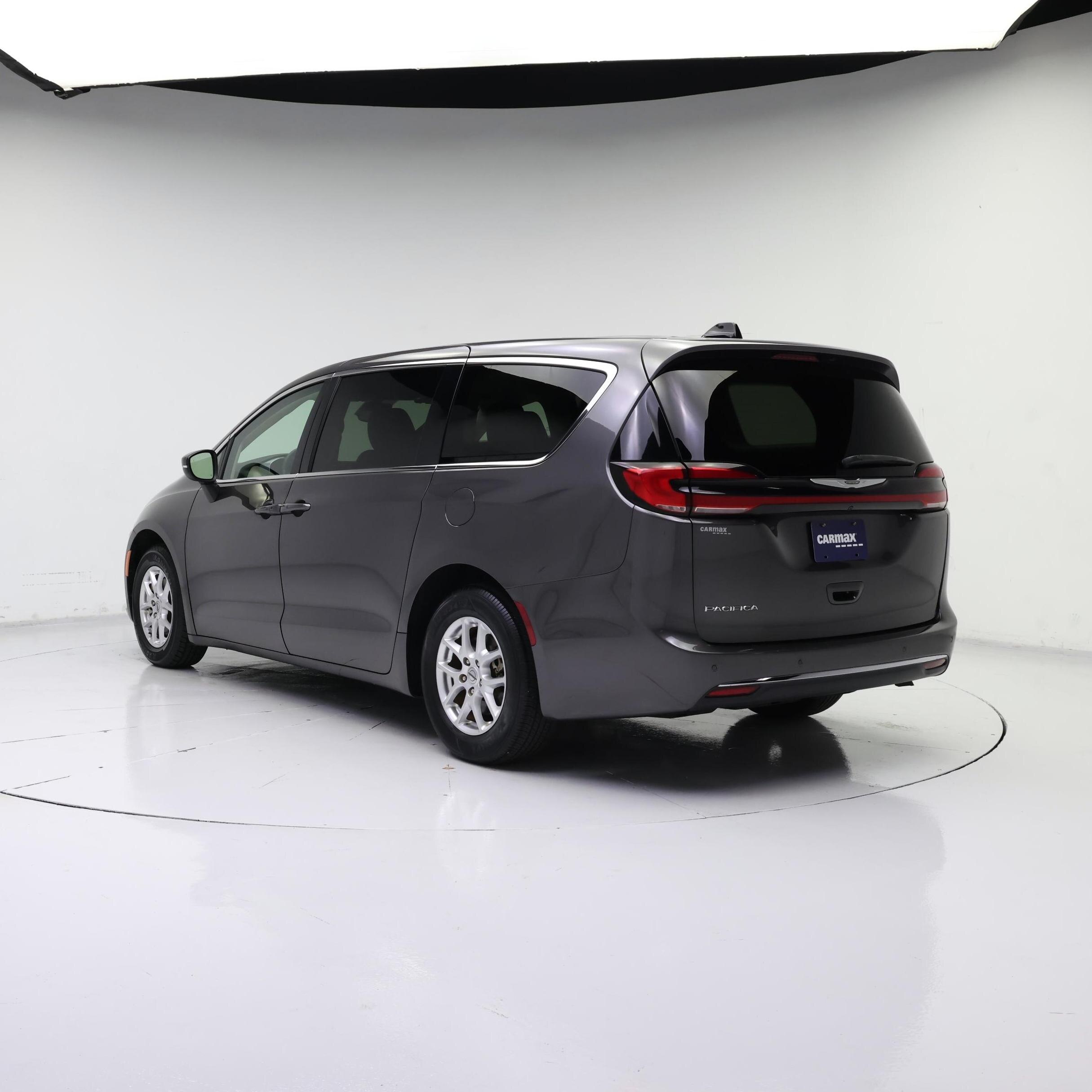Thumbnail: 2023 Chrysler Pacifica - 2