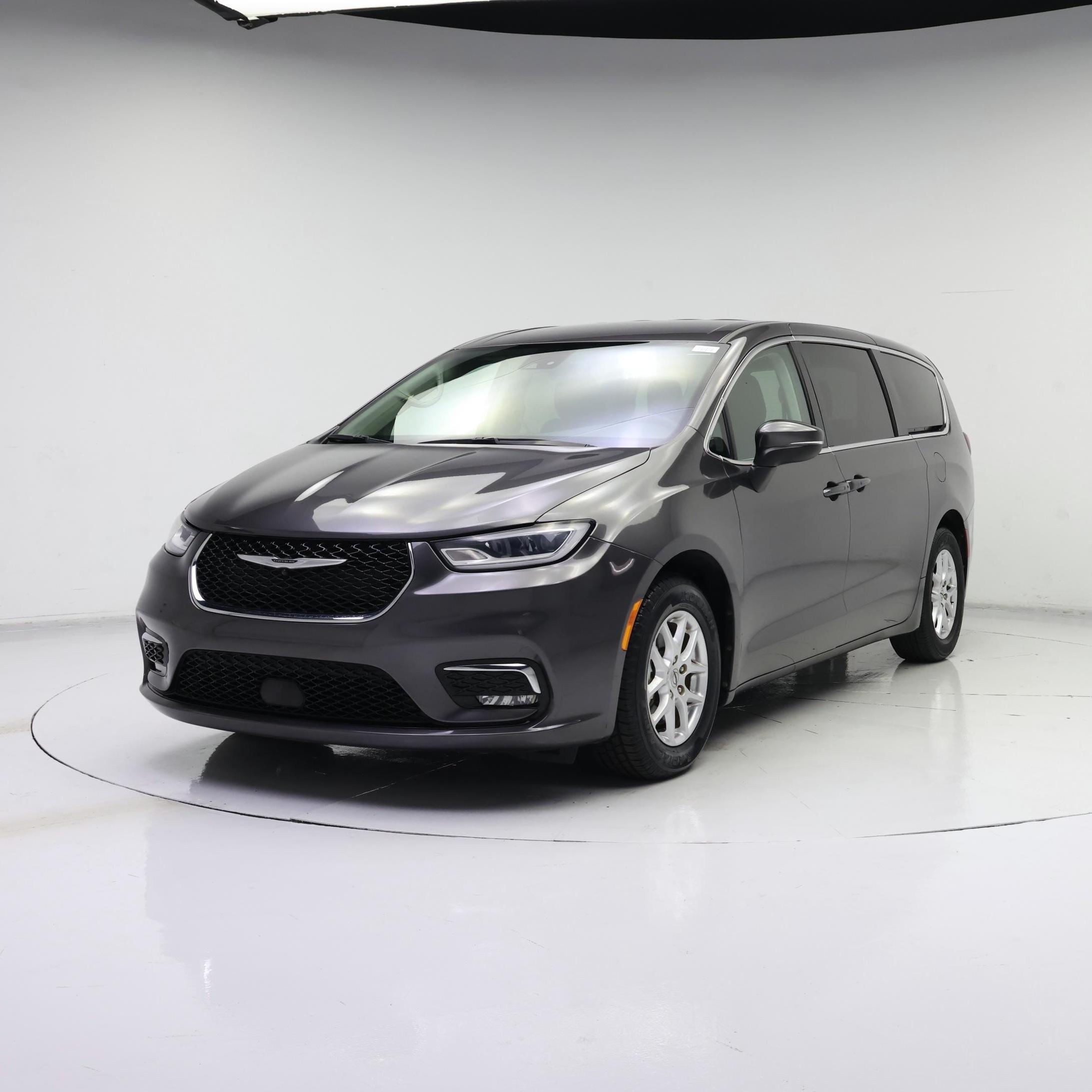 Thumbnail: 2023 Chrysler Pacifica - 4