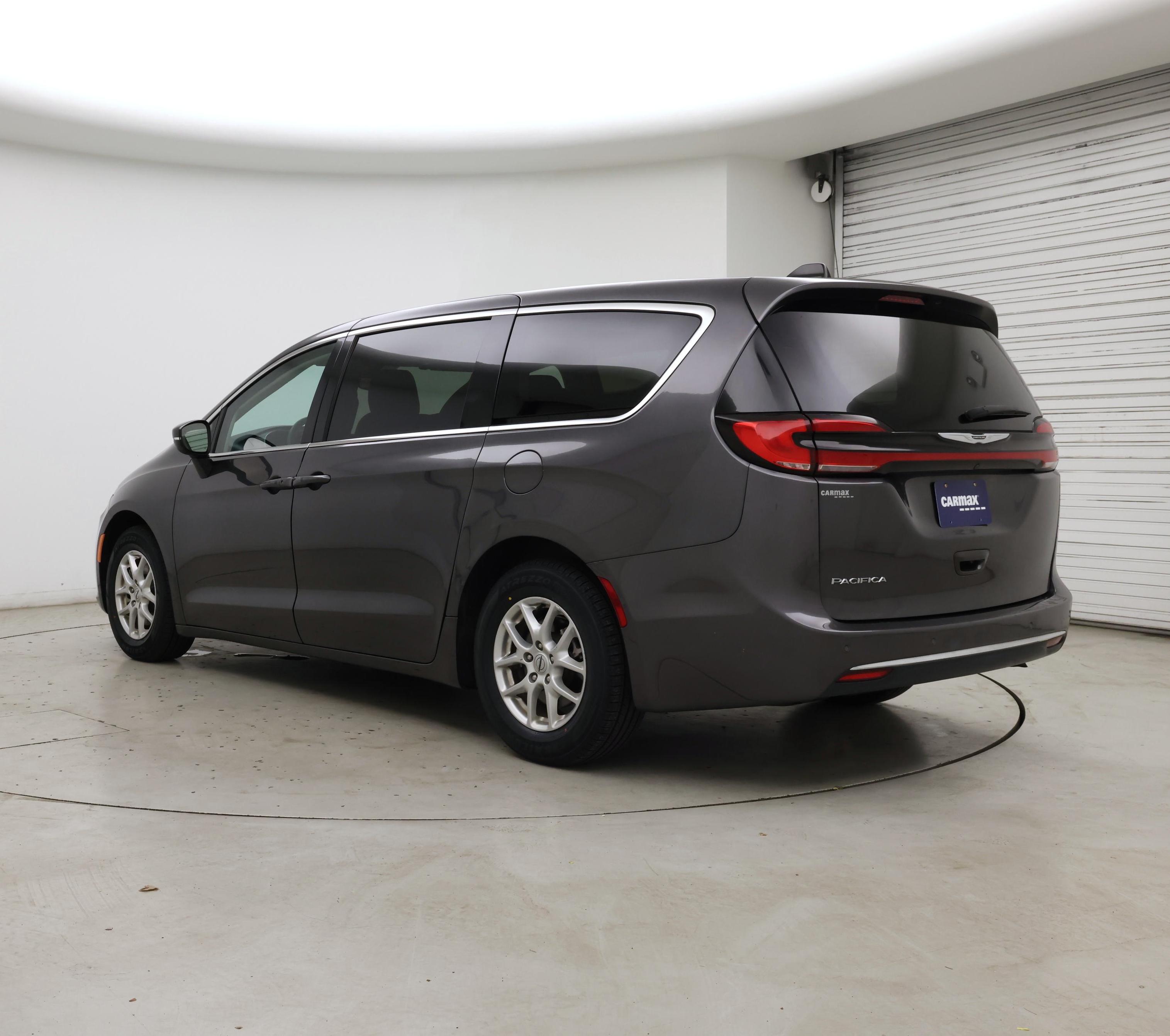 Thumbnail: 2023 Chrysler Pacifica - 2