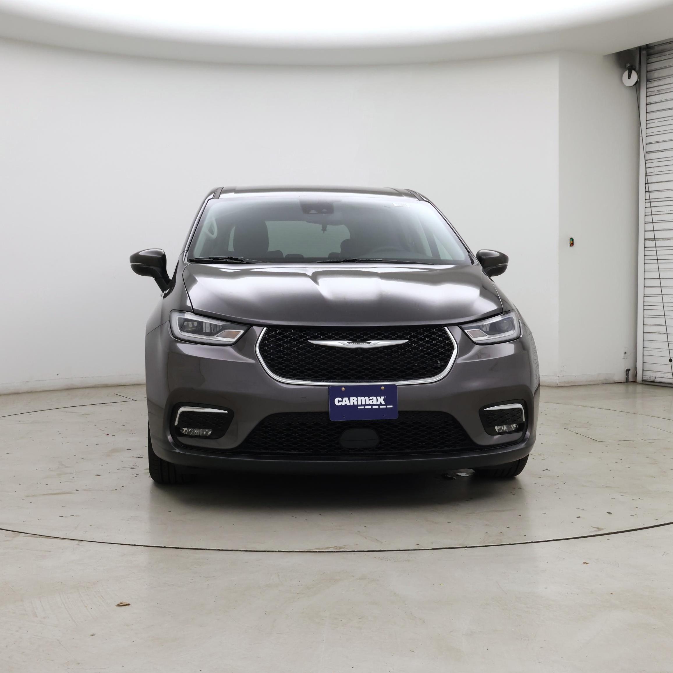 Thumbnail: 2023 Chrysler Pacifica - 5