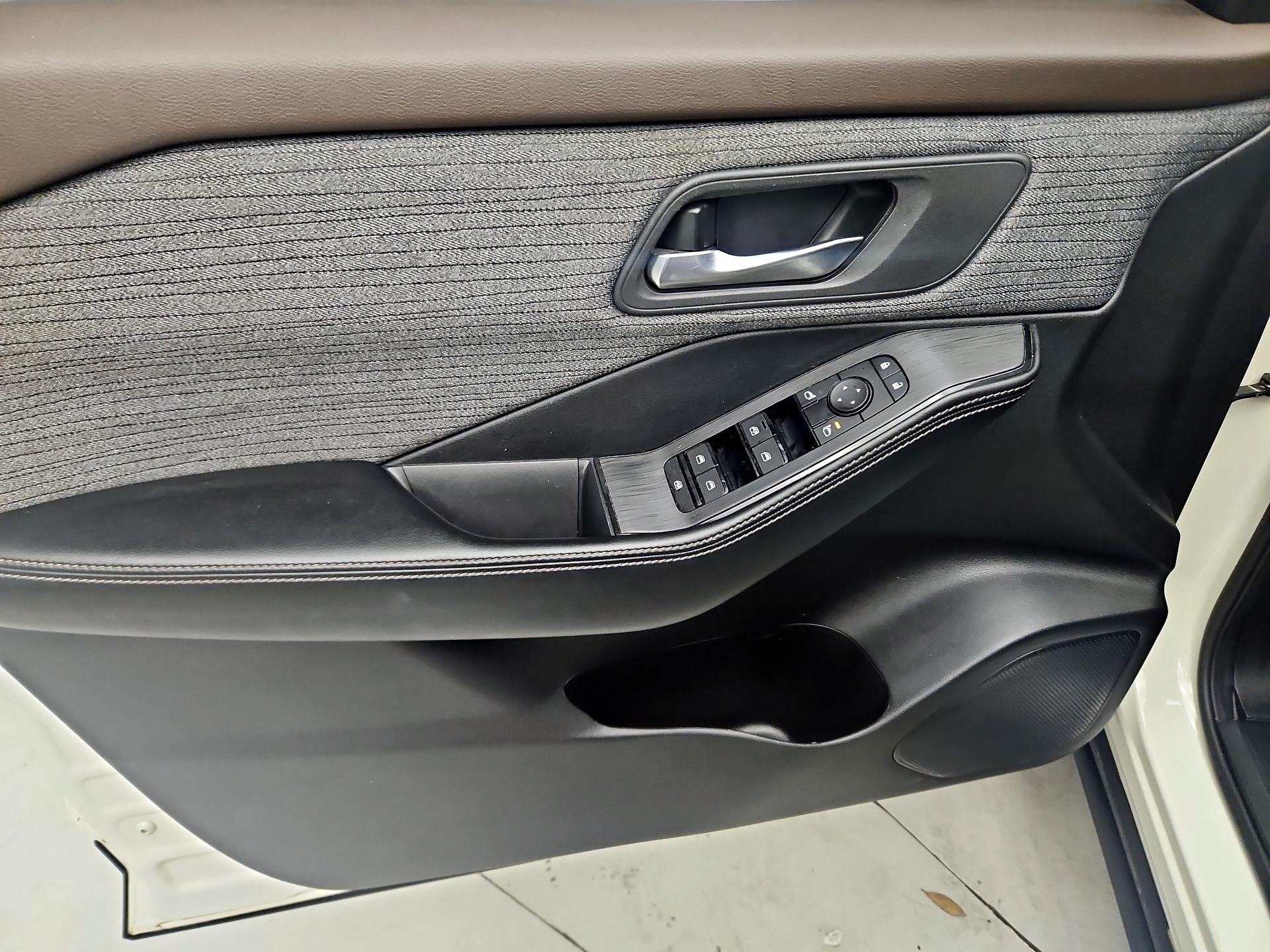 Thumbnail: 2023 Nissan Rogue - 12