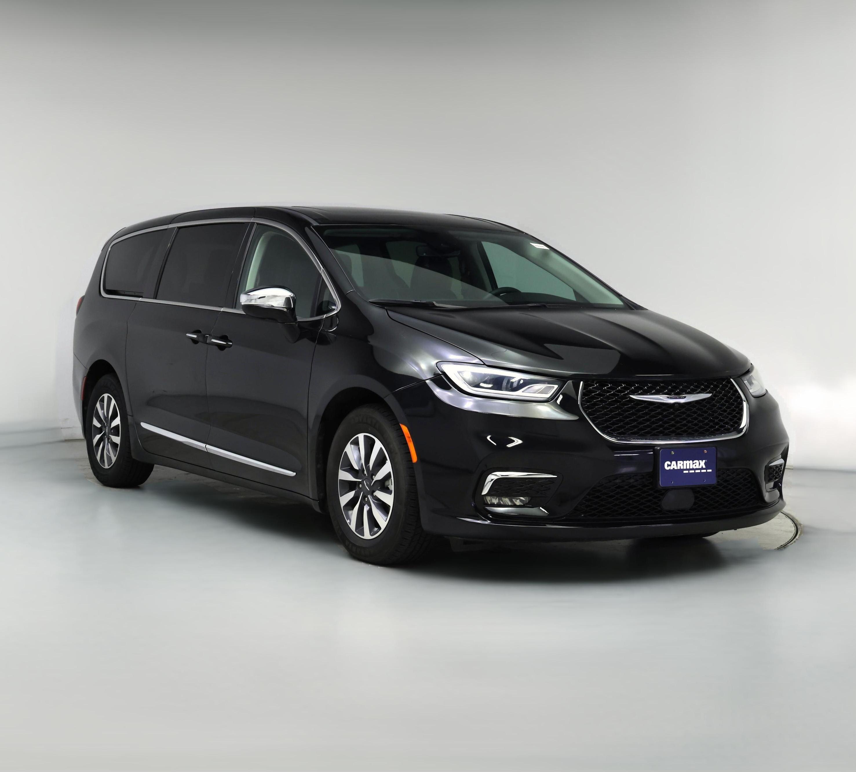 Thumbnail: 2023 Chrysler Pacifica - 1