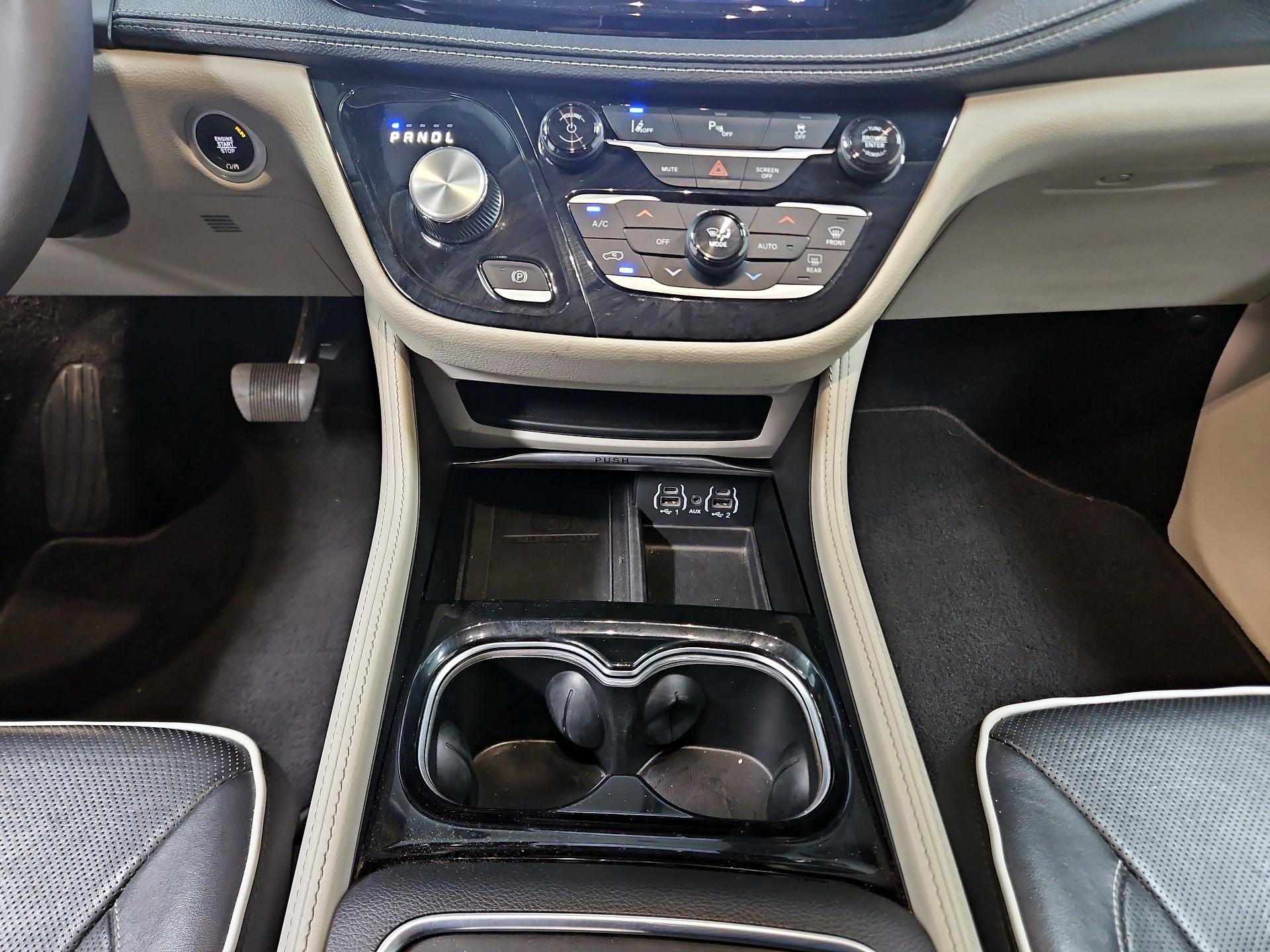 Thumbnail: 2023 Chrysler Pacifica - 18