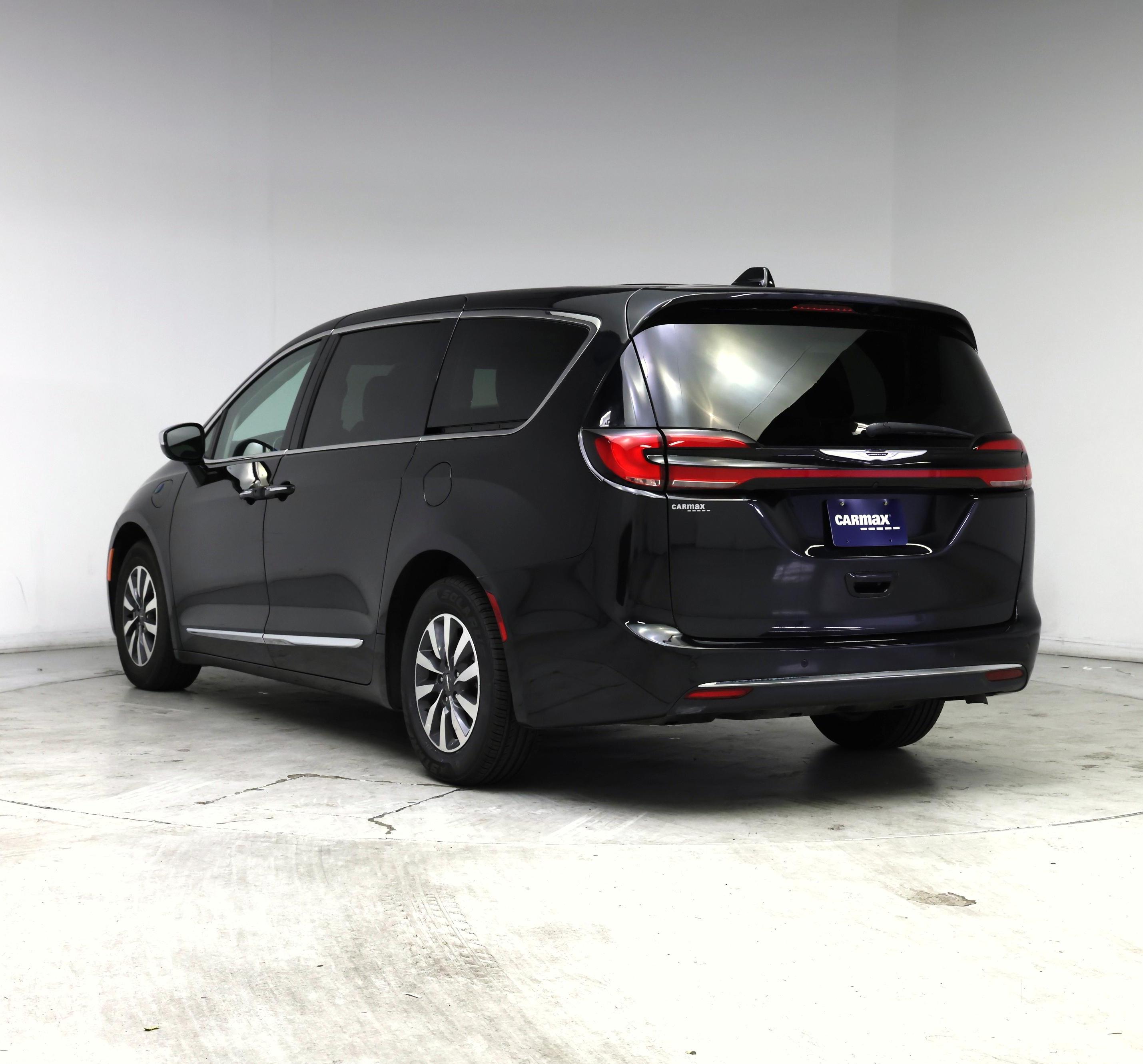 Thumbnail: 2023 Chrysler Pacifica - 2