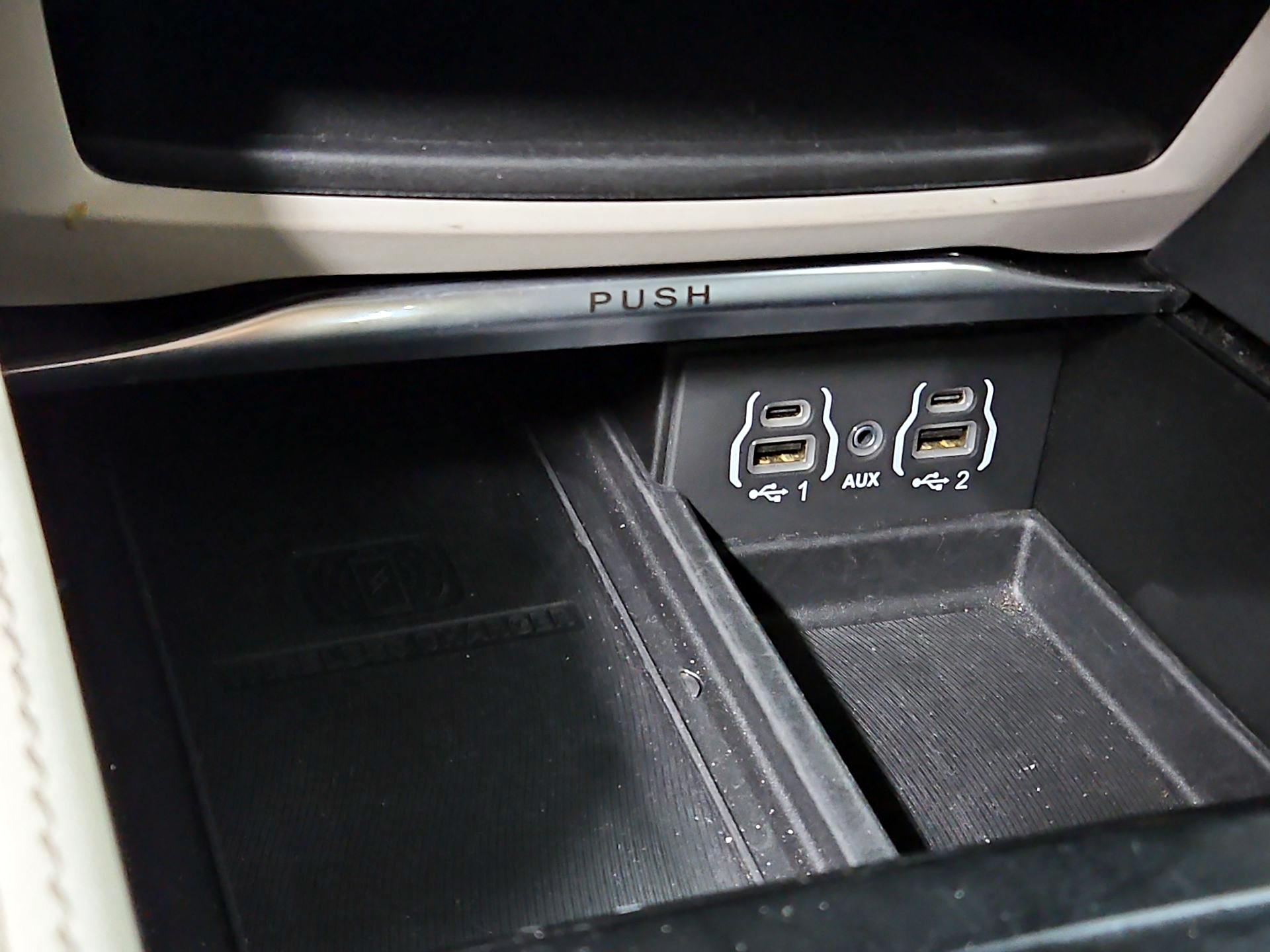 Thumbnail: 2023 Chrysler Pacifica - 19