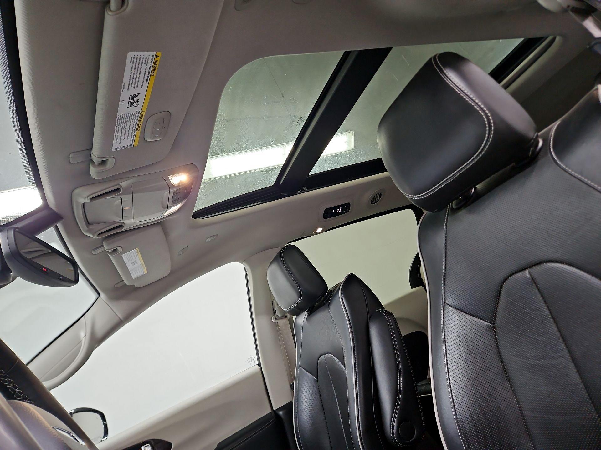 Thumbnail: 2023 Chrysler Pacifica - 20
