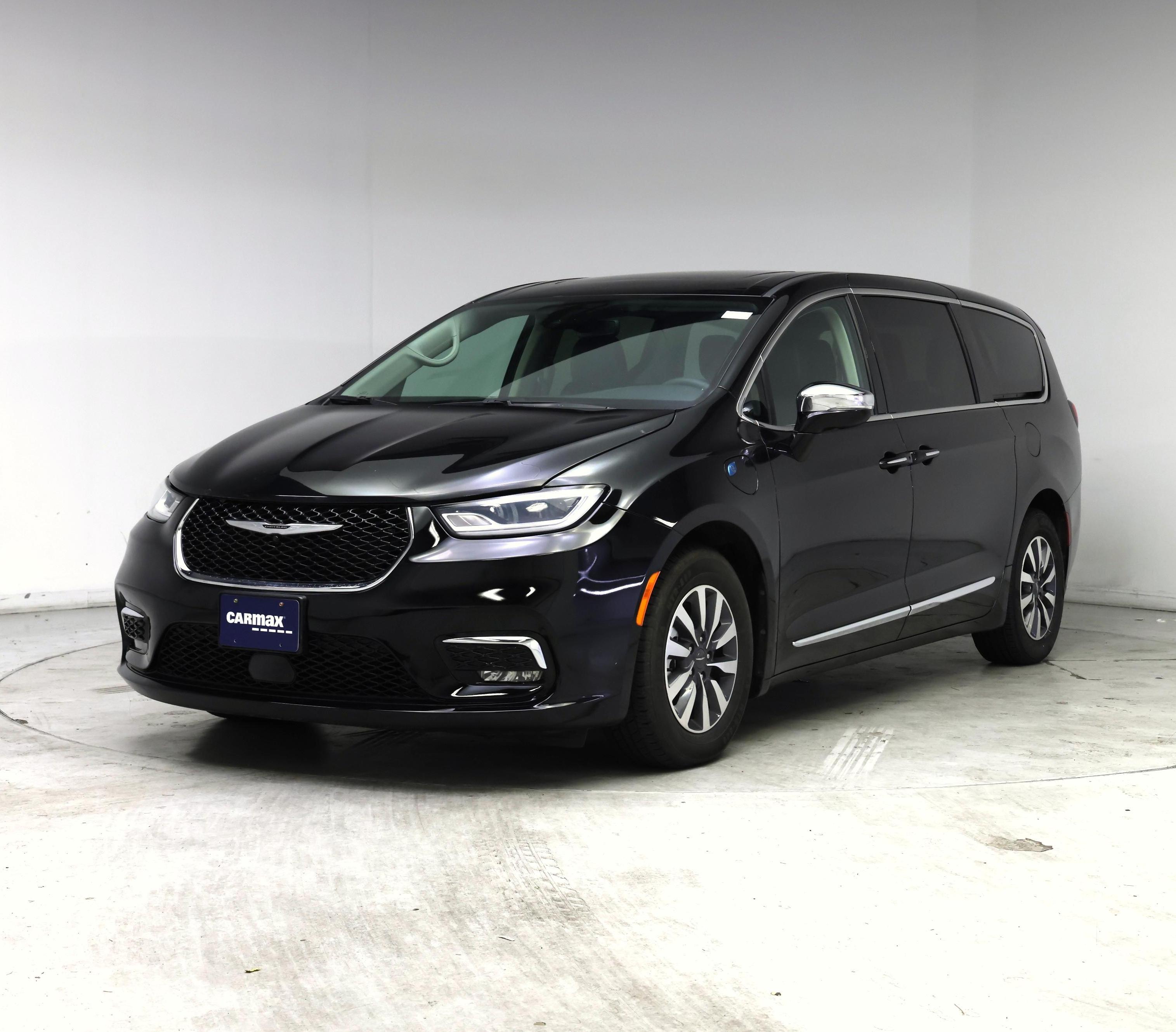 Thumbnail: 2023 Chrysler Pacifica - 4