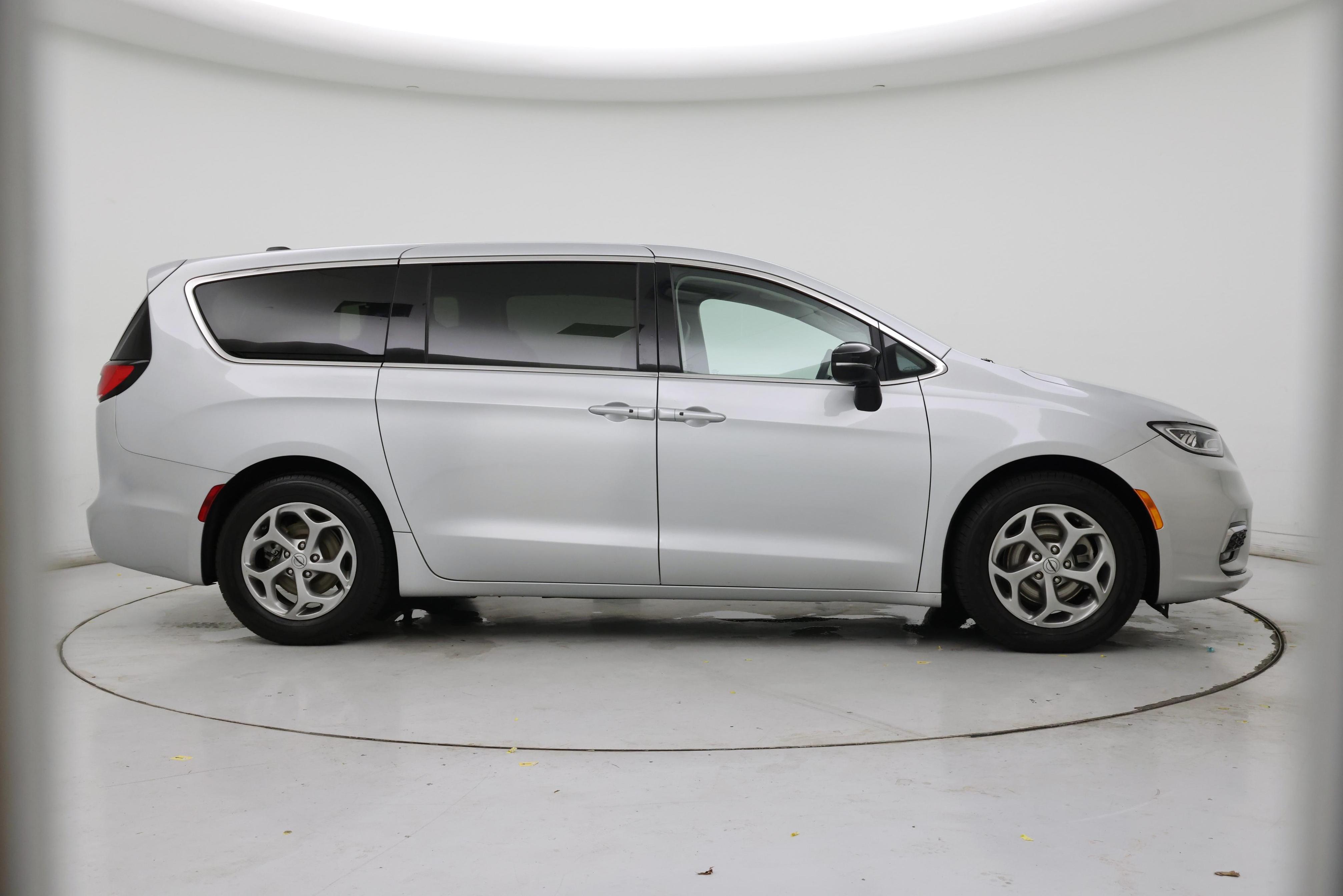 Thumbnail: 2024 Chrysler Pacifica - 7