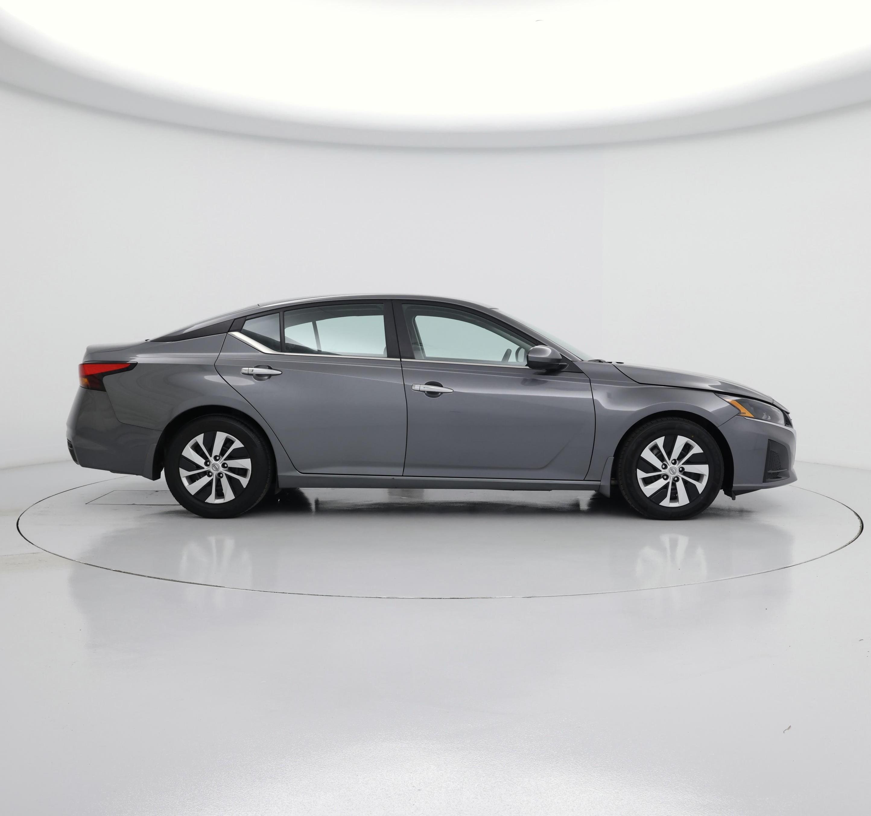 Thumbnail: 2023 Nissan Altima - 7