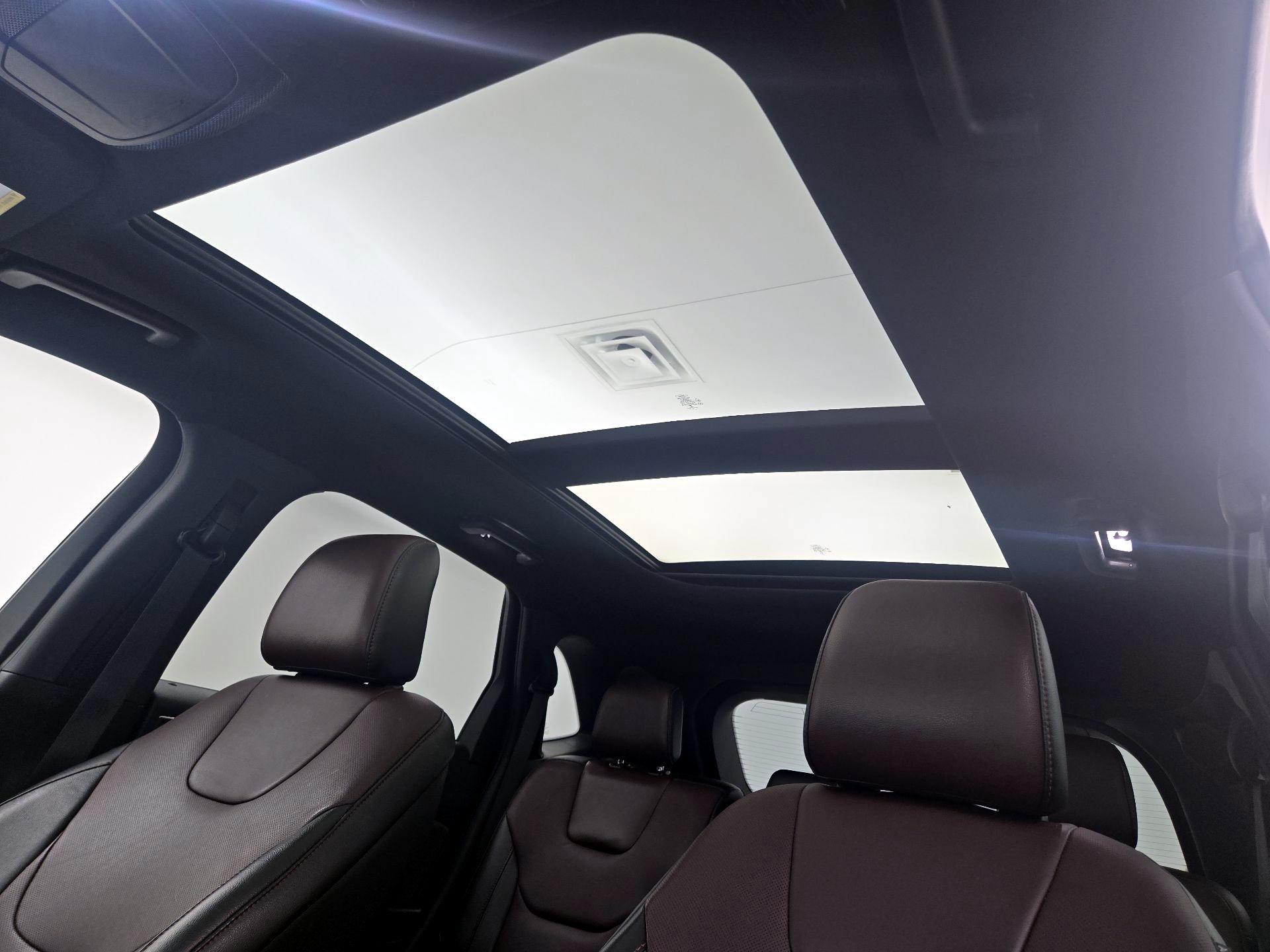 Thumbnail: 2020 Ford Edge - 20