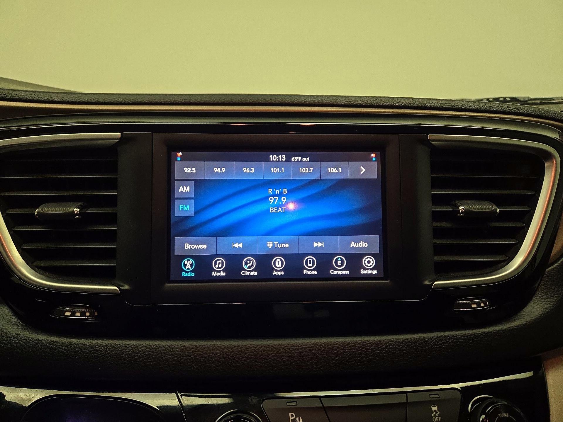 Thumbnail: 2019 Chrysler Pacifica - 14