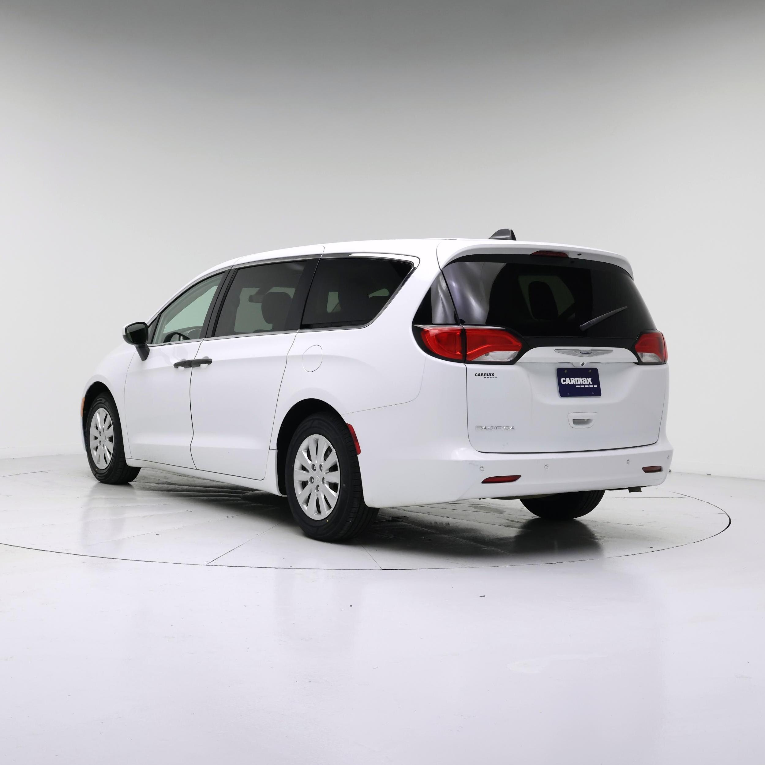 Thumbnail: 2019 Chrysler Pacifica - 2