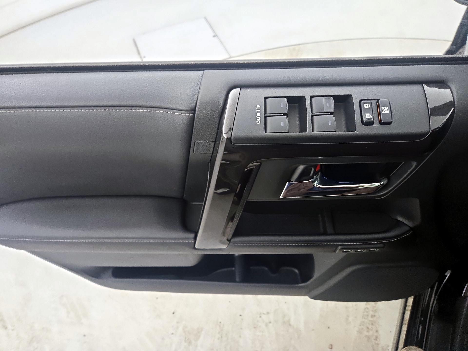 Thumbnail: 2021 Toyota 4Runner - 12