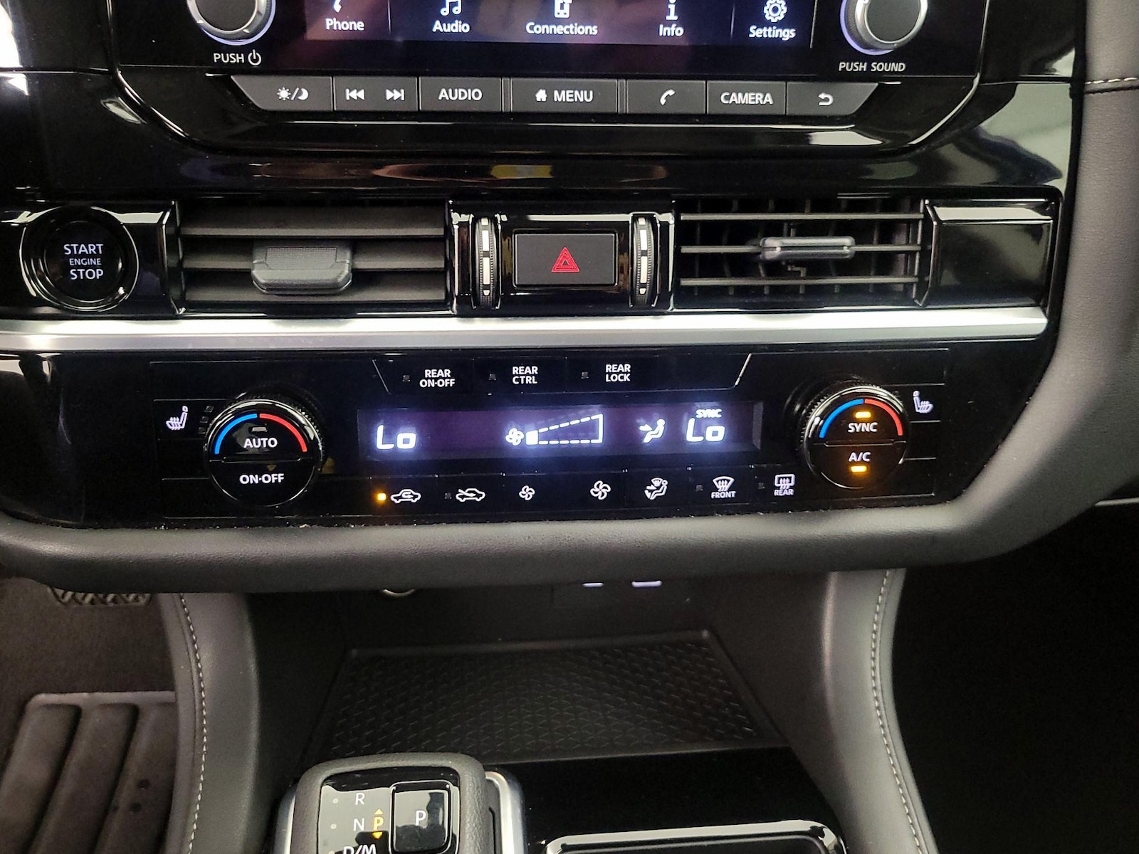 2025 Nissan Pathfinder SV - Photo 17