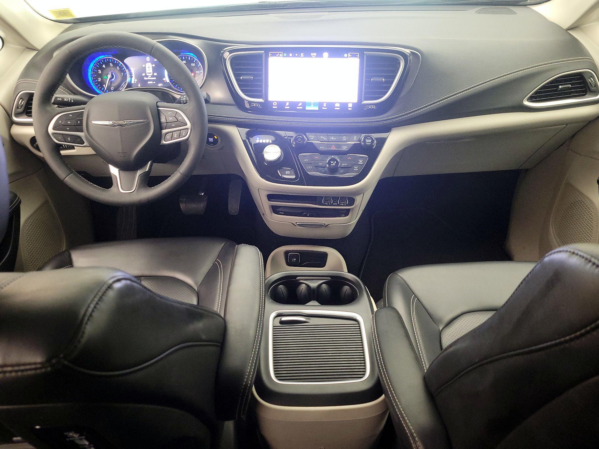 Thumbnail: 2023 Chrysler Pacifica - 9