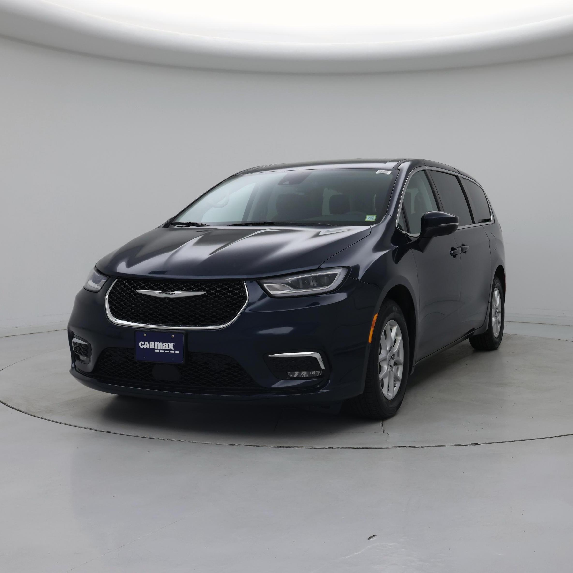 Thumbnail: 2023 Chrysler Pacifica - 4