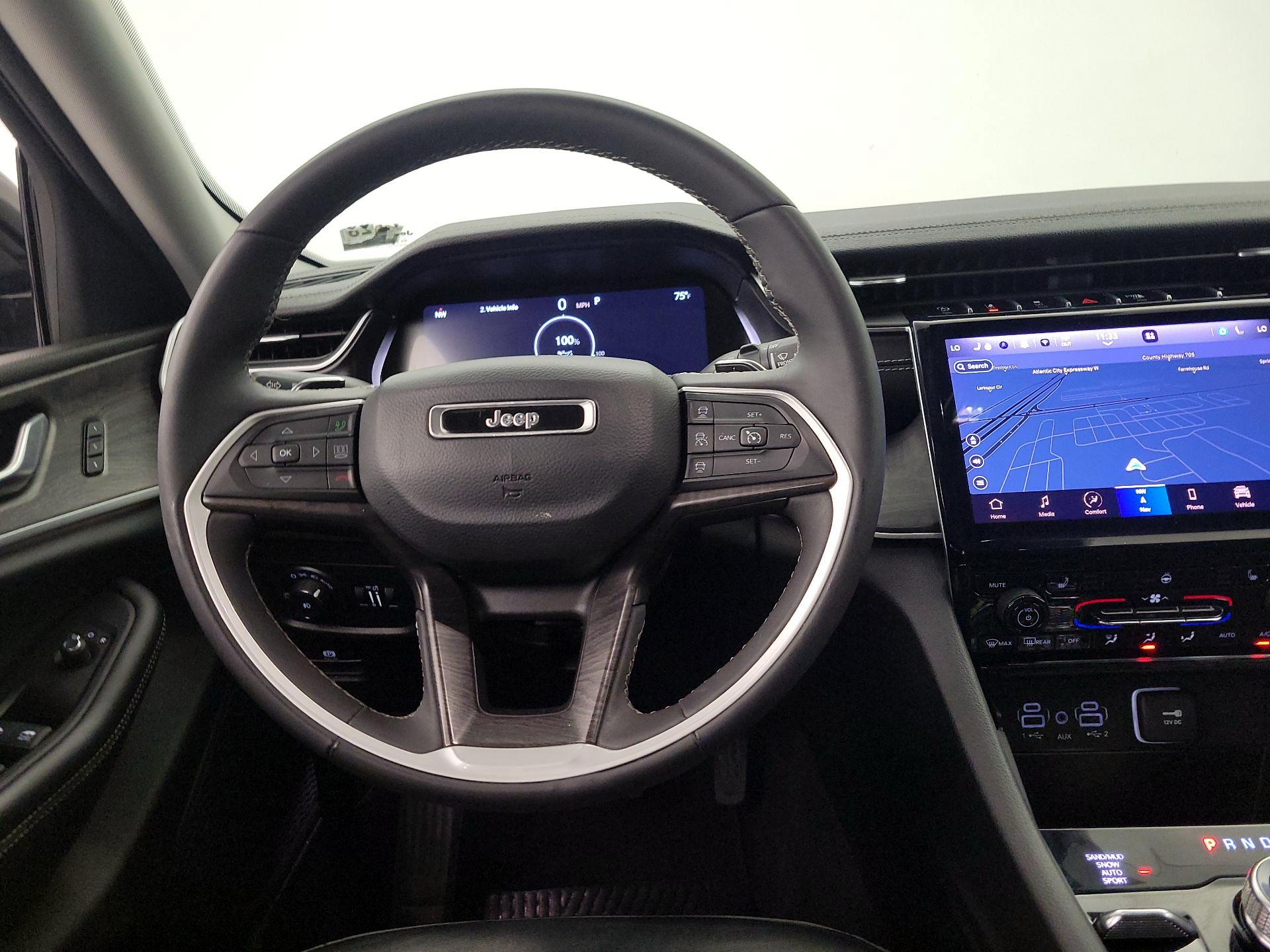 Thumbnail: 2023 Jeep Grand Cherokee - 10