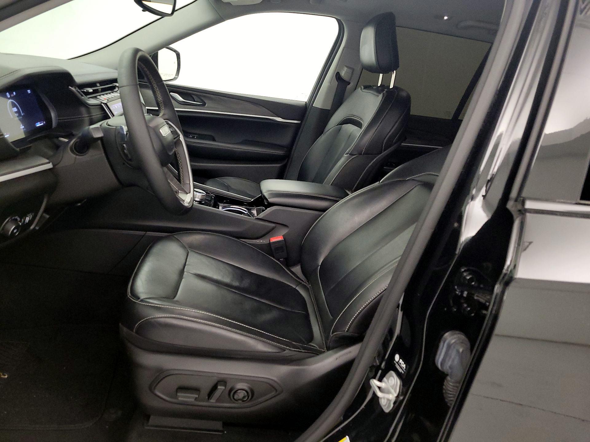 Thumbnail: 2023 Jeep Grand Cherokee - 11