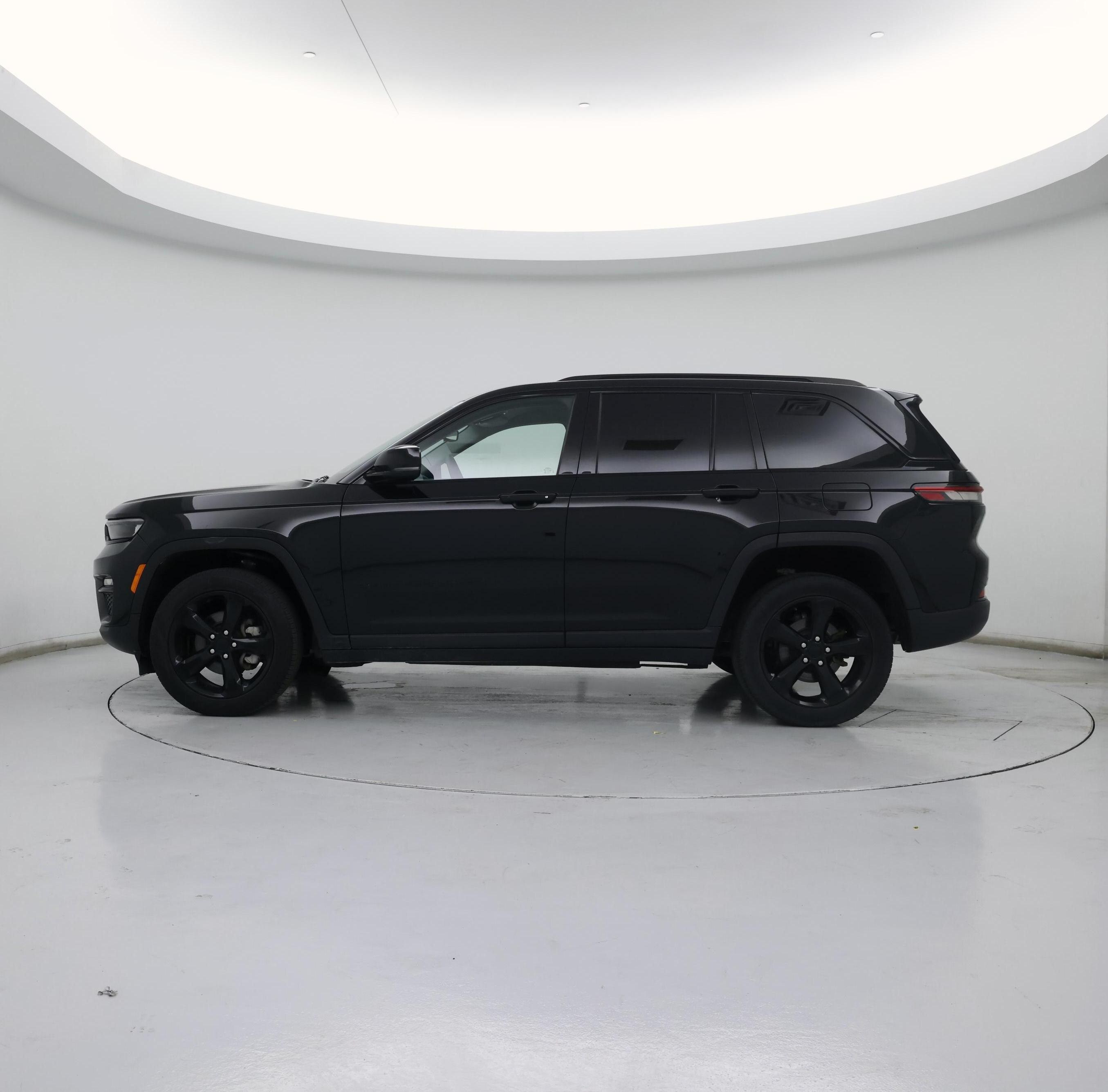Thumbnail: 2023 Jeep Grand Cherokee - 3