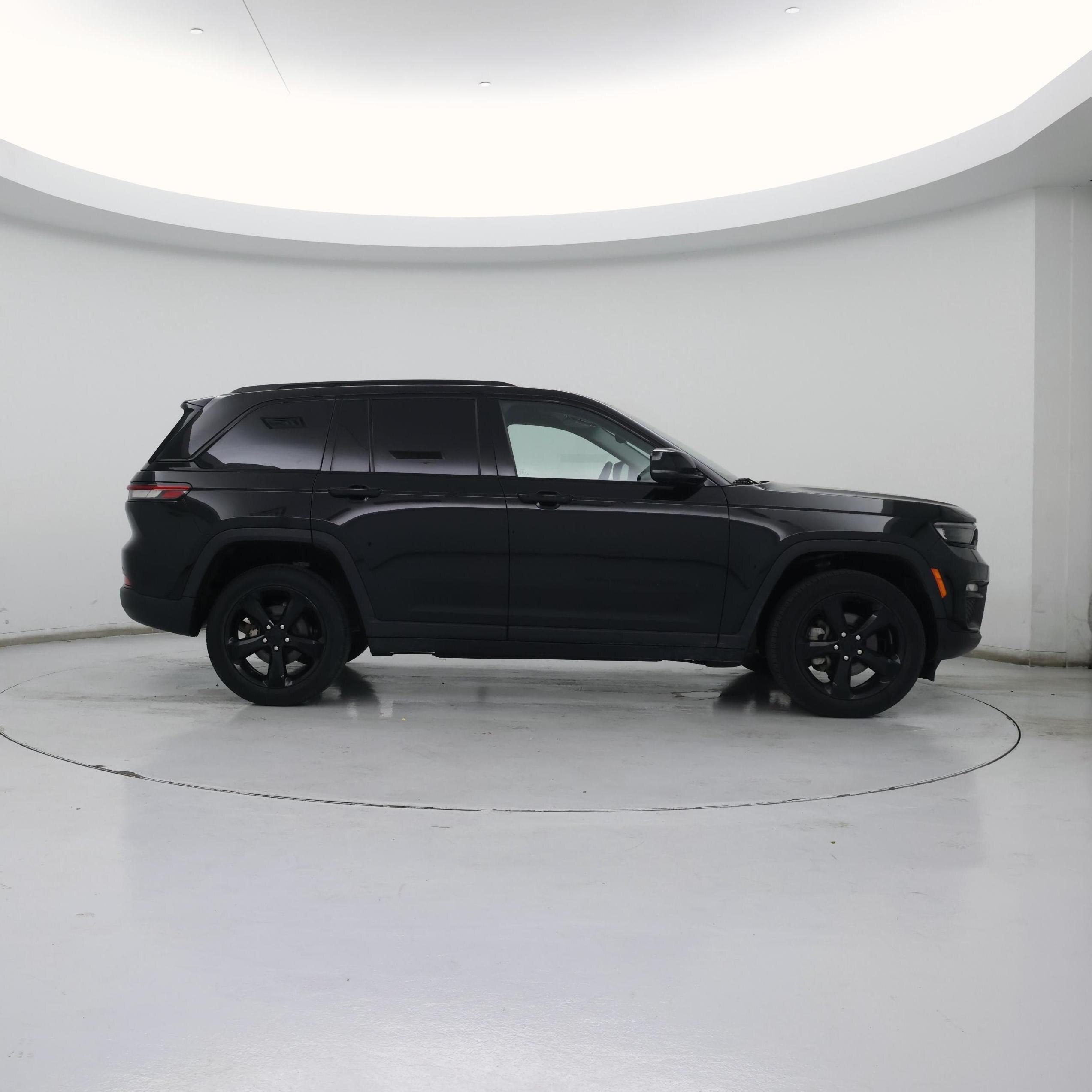 Thumbnail: 2023 Jeep Grand Cherokee - 7
