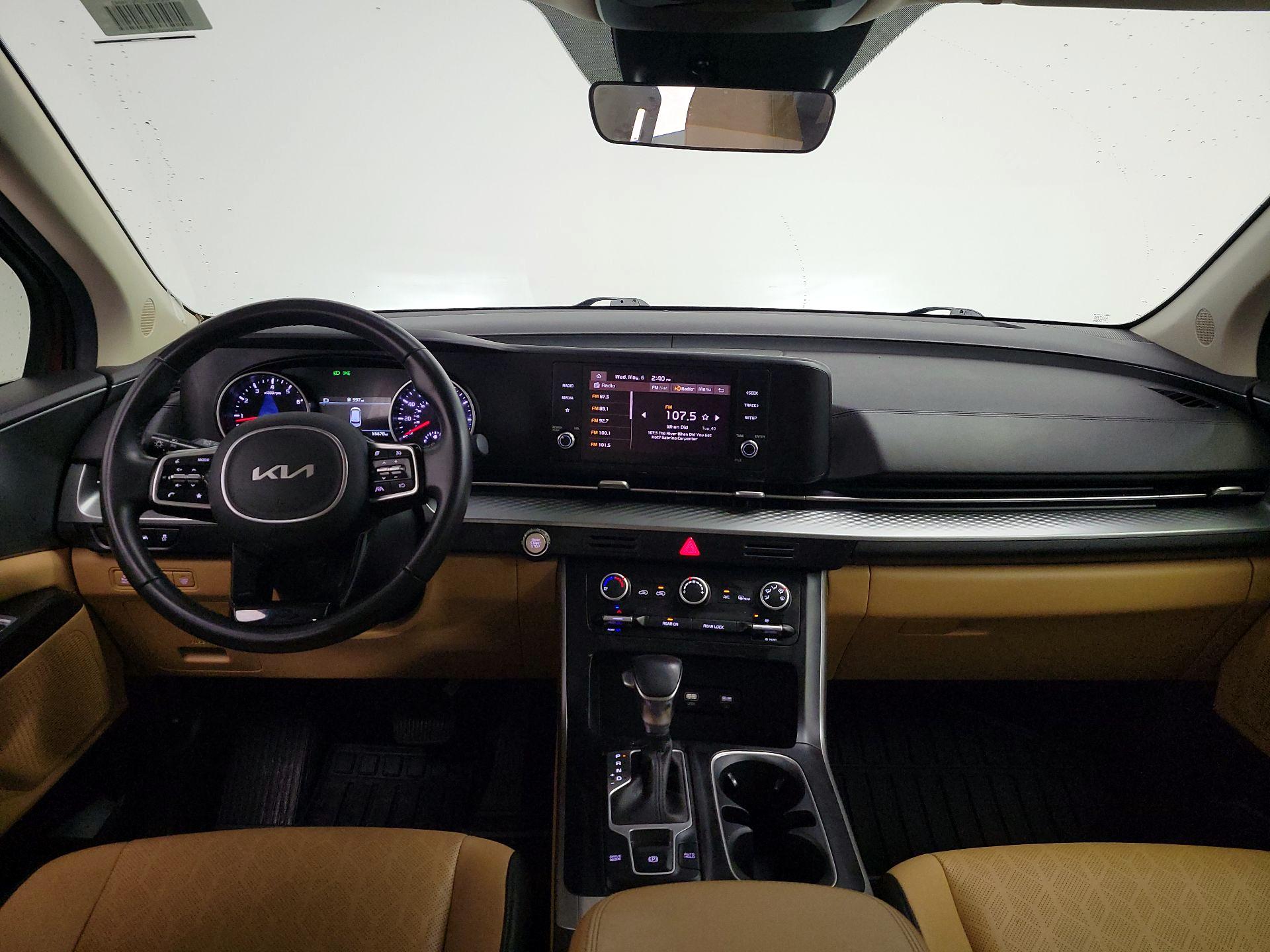 Thumbnail: 2023 Kia Carnival - 9