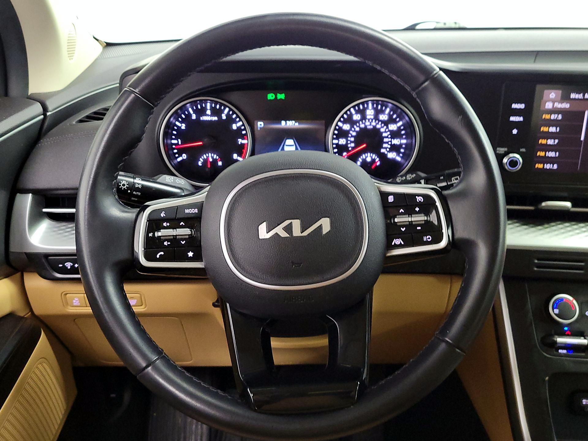 Thumbnail: 2023 Kia Carnival - 10