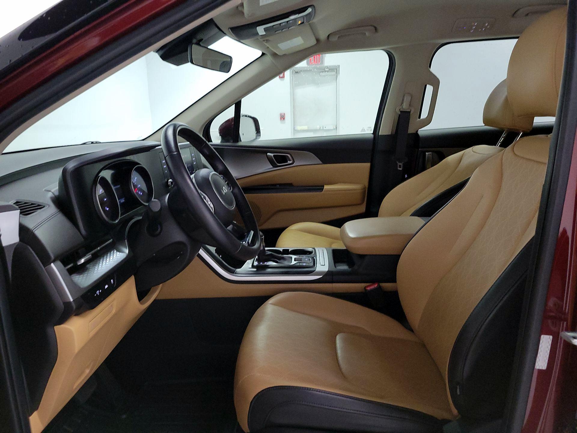 Thumbnail: 2023 Kia Carnival - 11