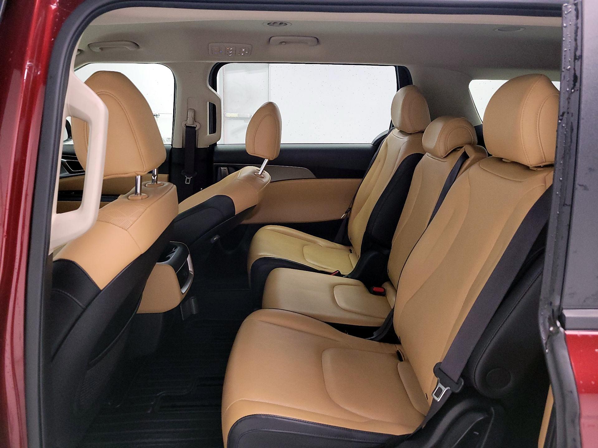 Thumbnail: 2023 Kia Carnival - 19