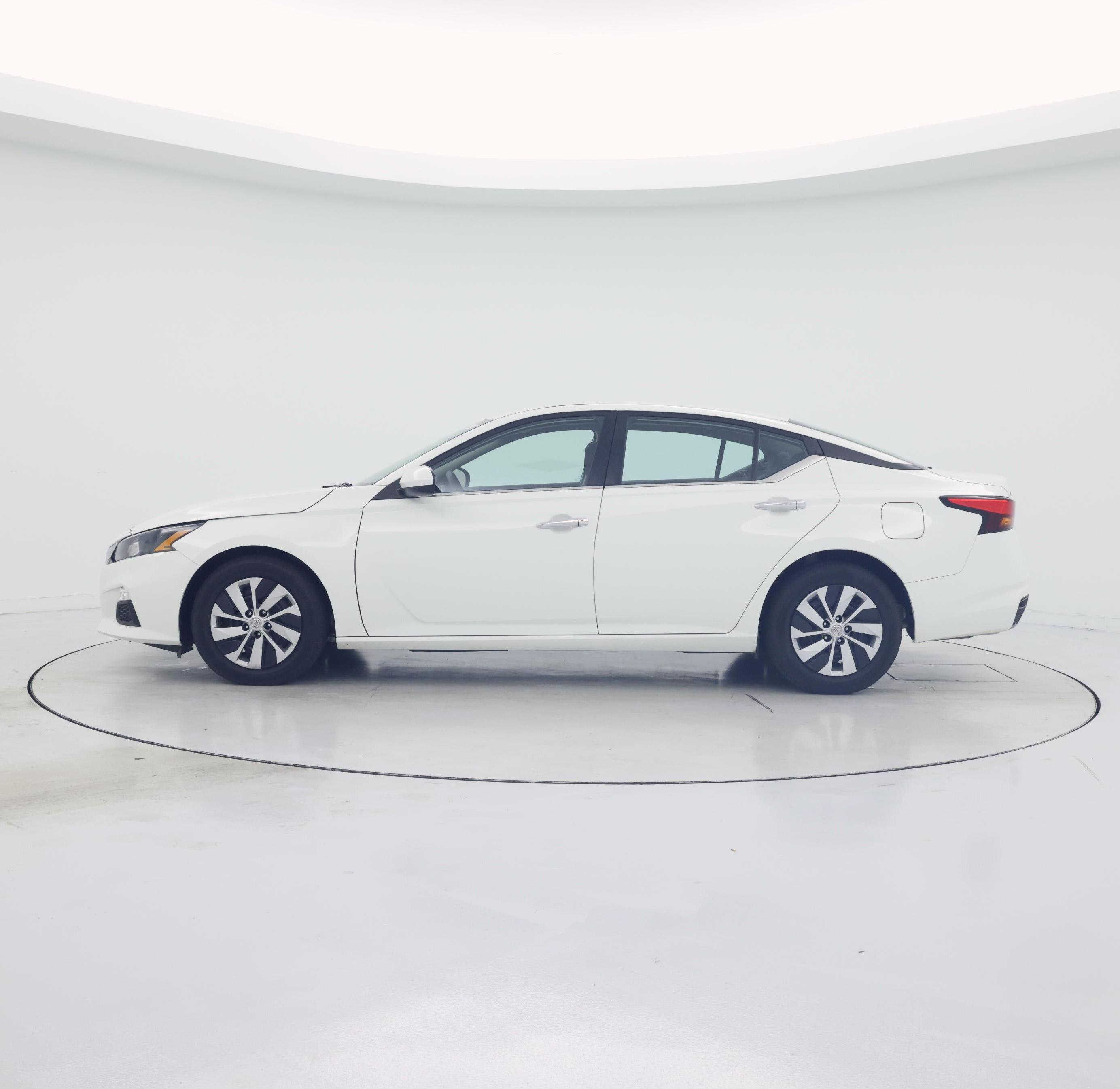 Thumbnail: 2022 Nissan Altima - 3