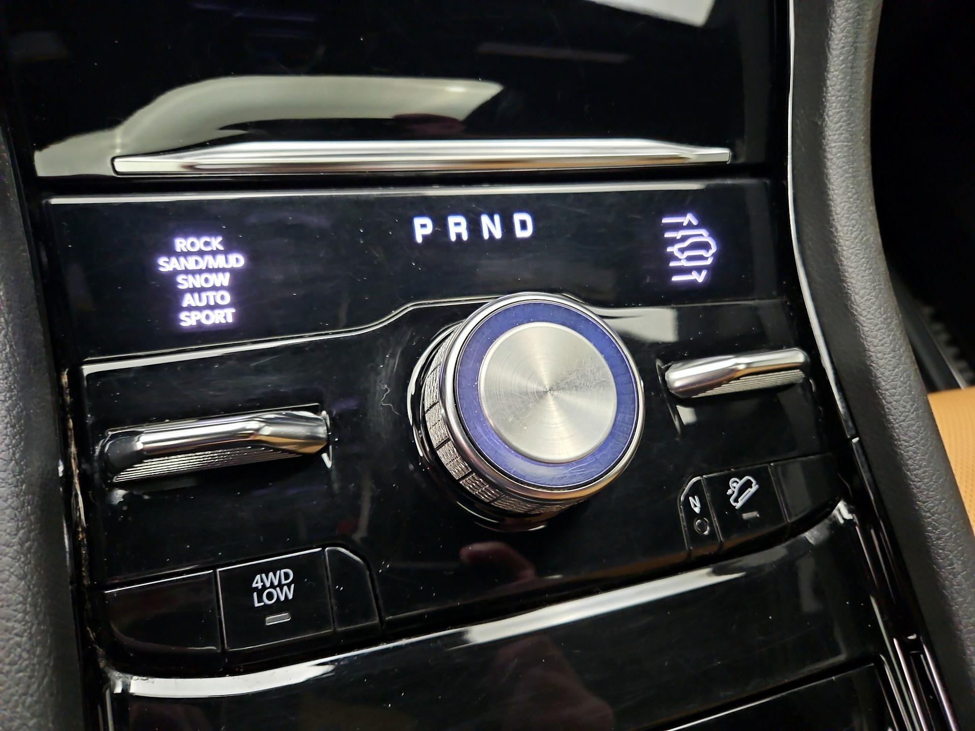Thumbnail: 2023 Jeep Grand Cherokee - 18