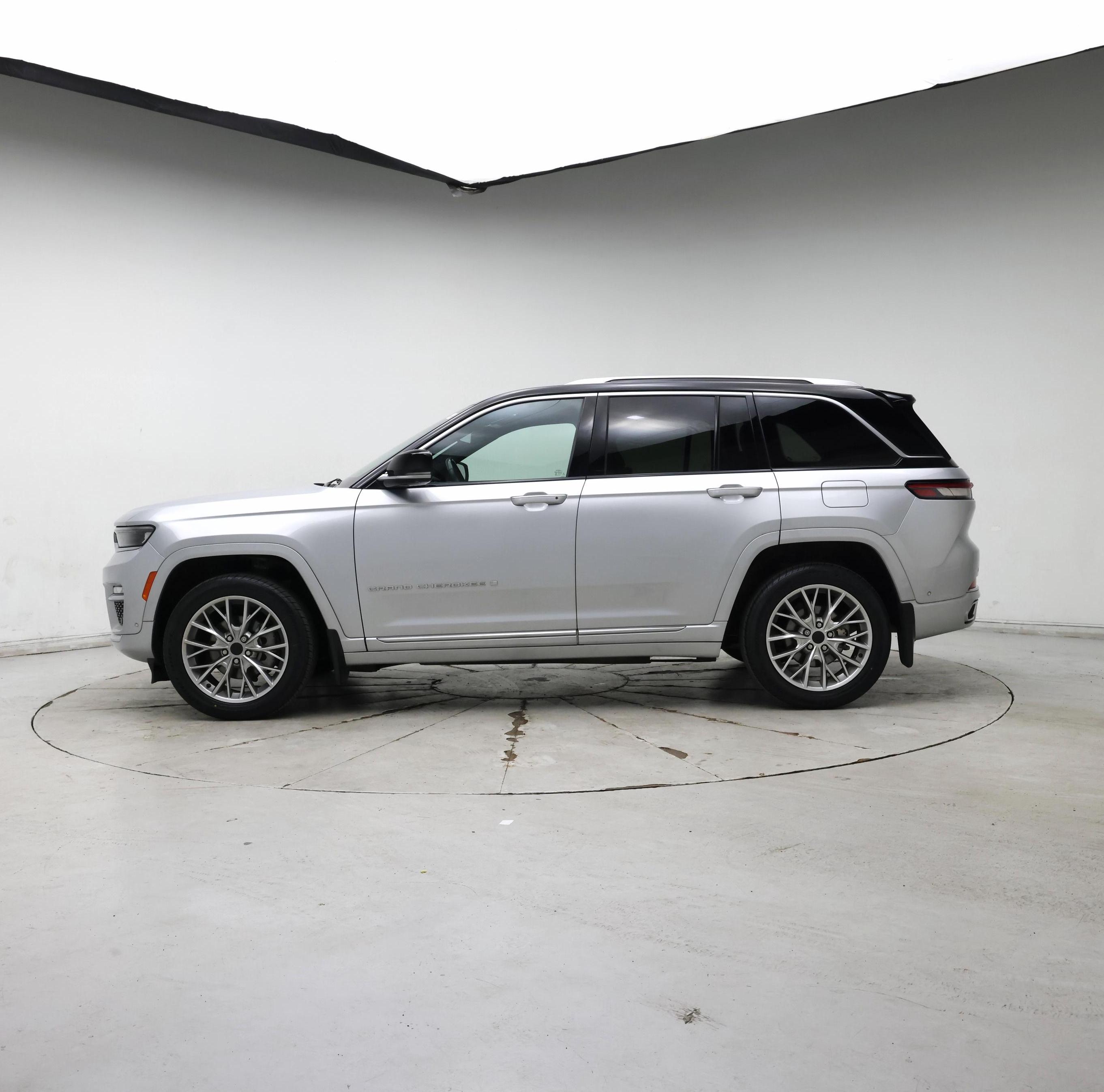 Thumbnail: 2023 Jeep Grand Cherokee - 3