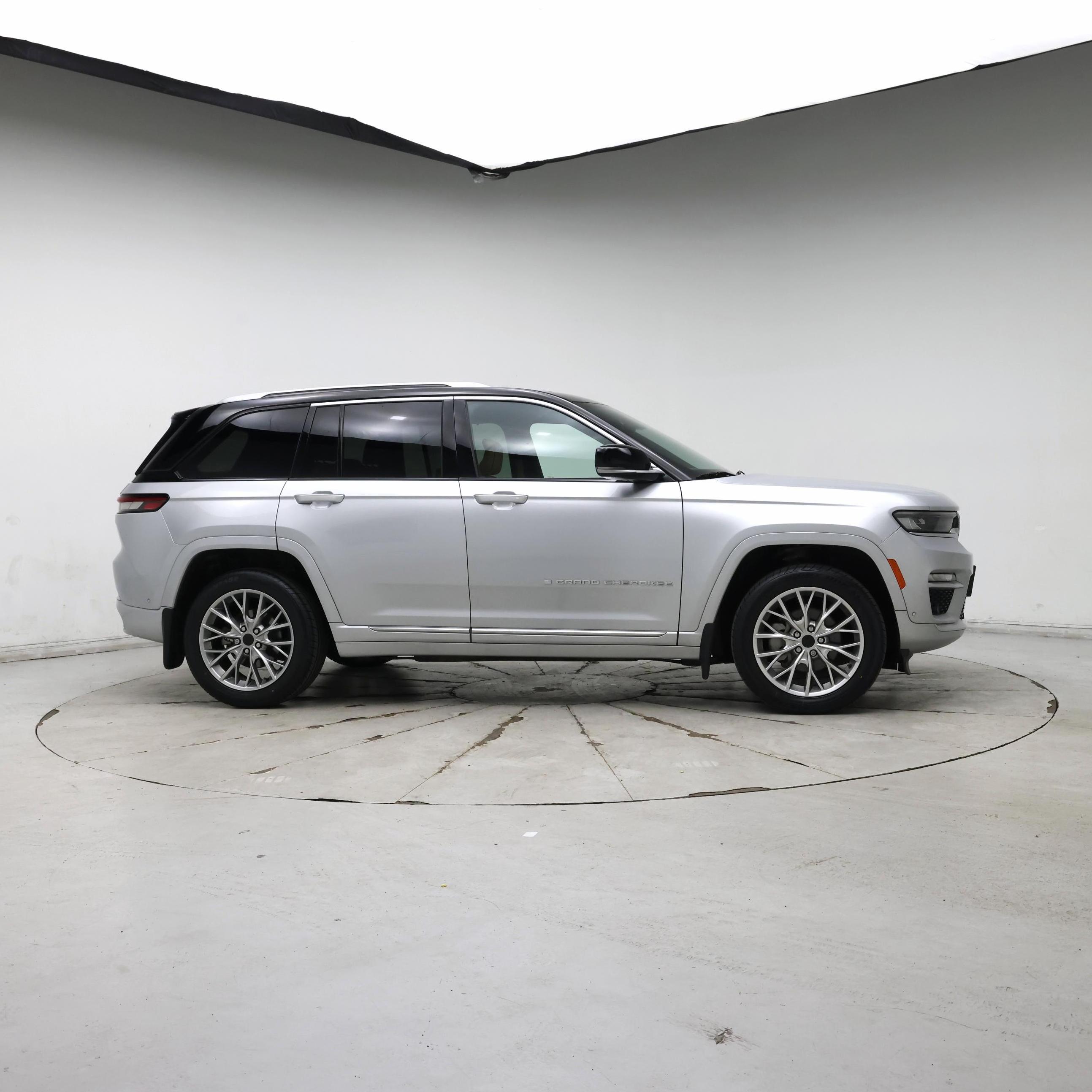 Thumbnail: 2023 Jeep Grand Cherokee - 7