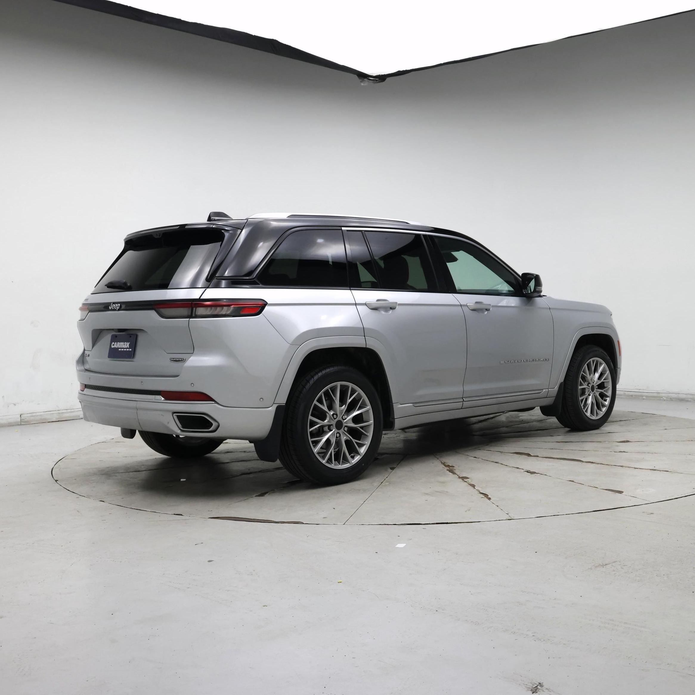 Thumbnail: 2023 Jeep Grand Cherokee - 8