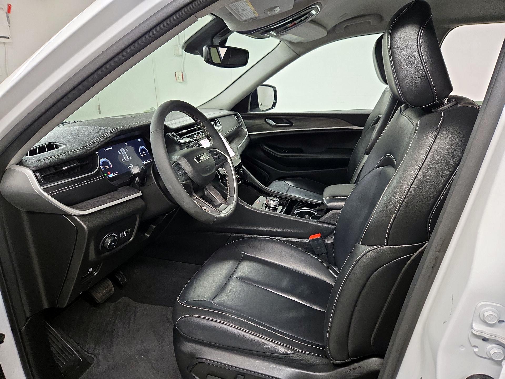 Thumbnail: 2023 Jeep Grand Cherokee - 11