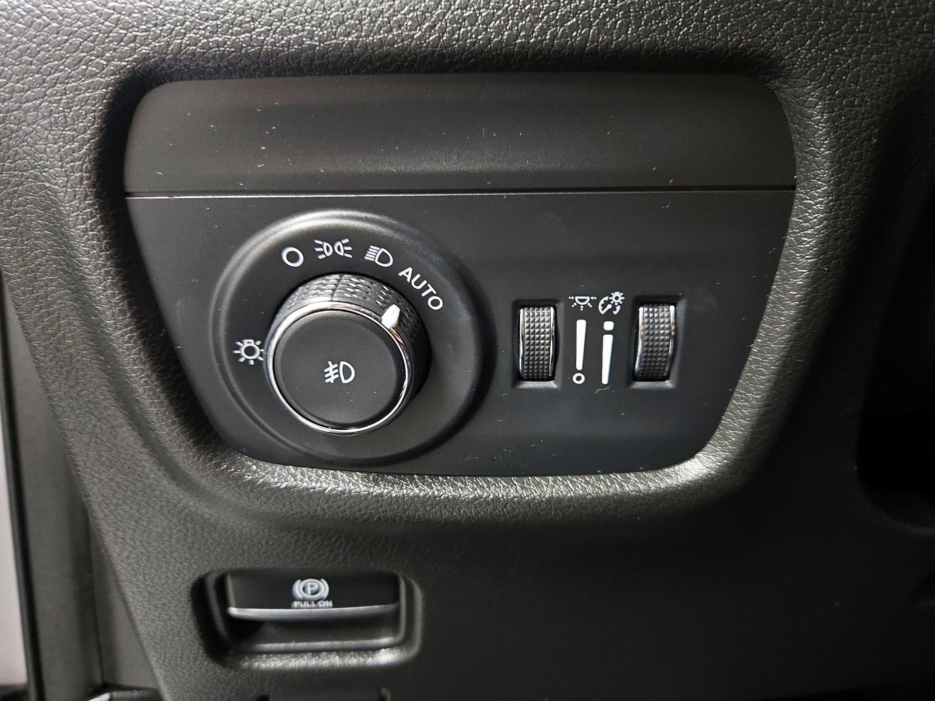 Thumbnail: 2023 Jeep Grand Cherokee - 13