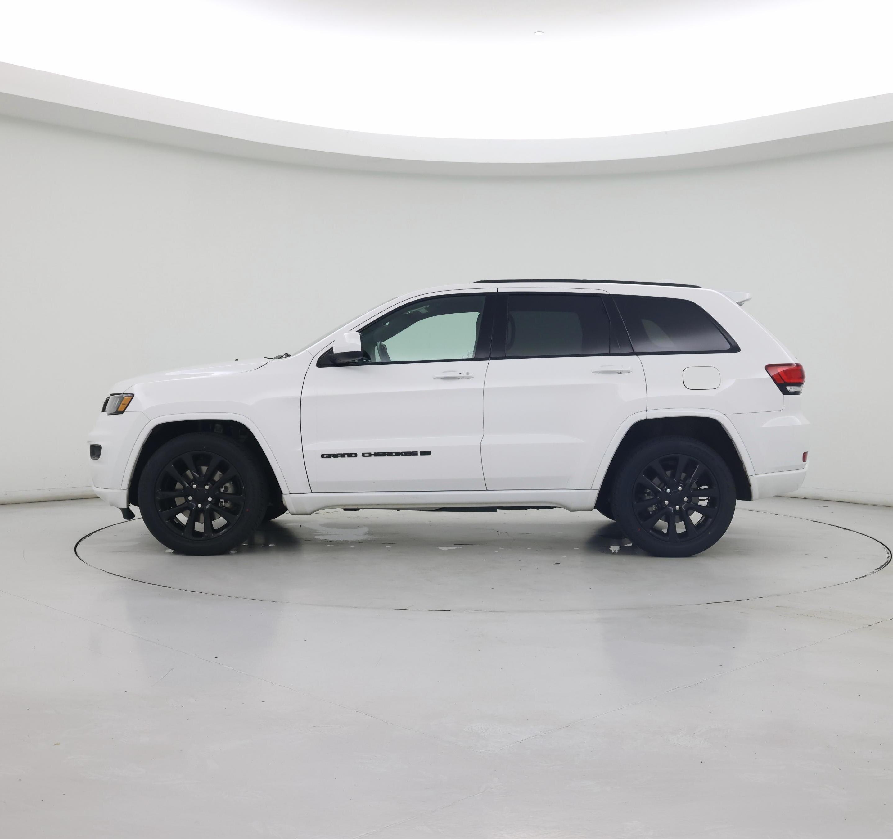 Thumbnail: 2022 Jeep Grand Cherokee - 3